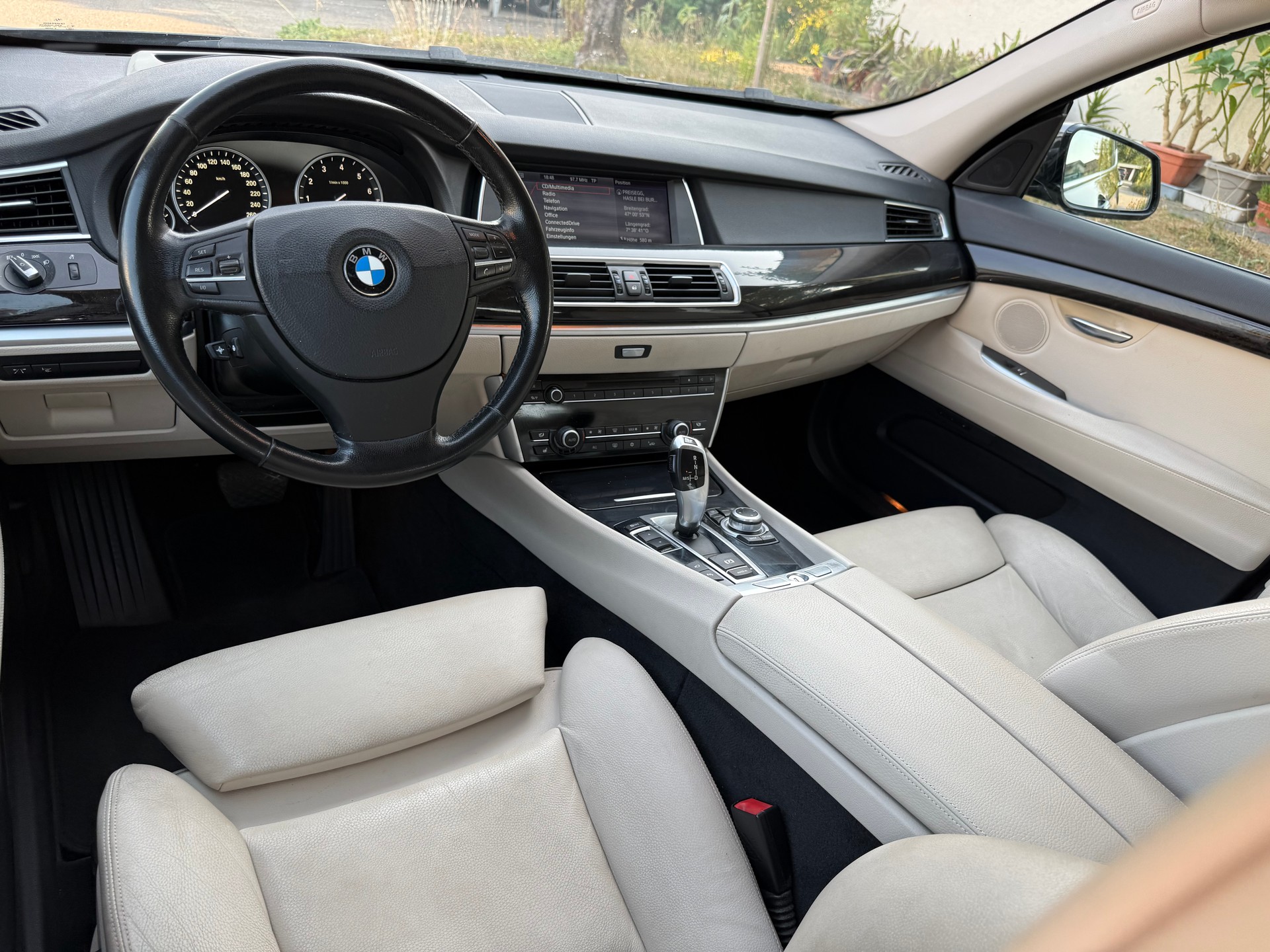 BMW 550i GT Steptronic-image-7
