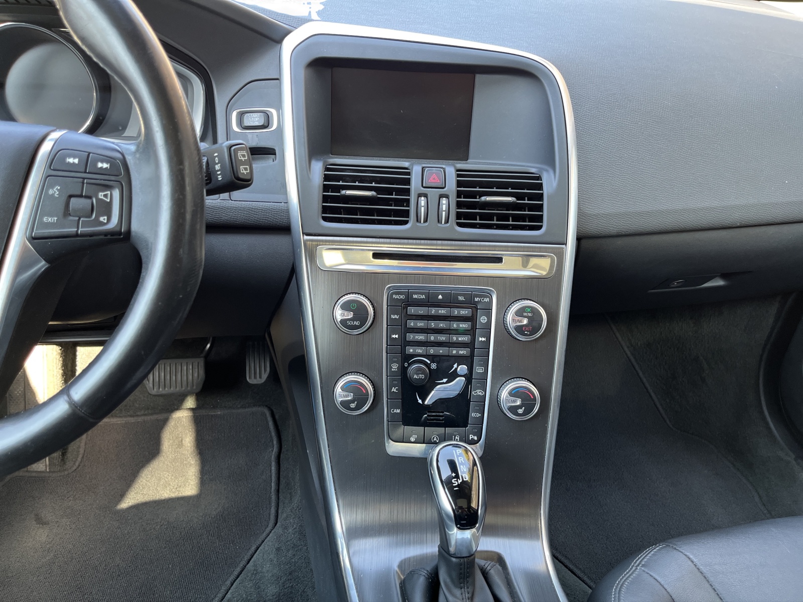 VOLVO XC60 T5 Summum Geartronic-image-10