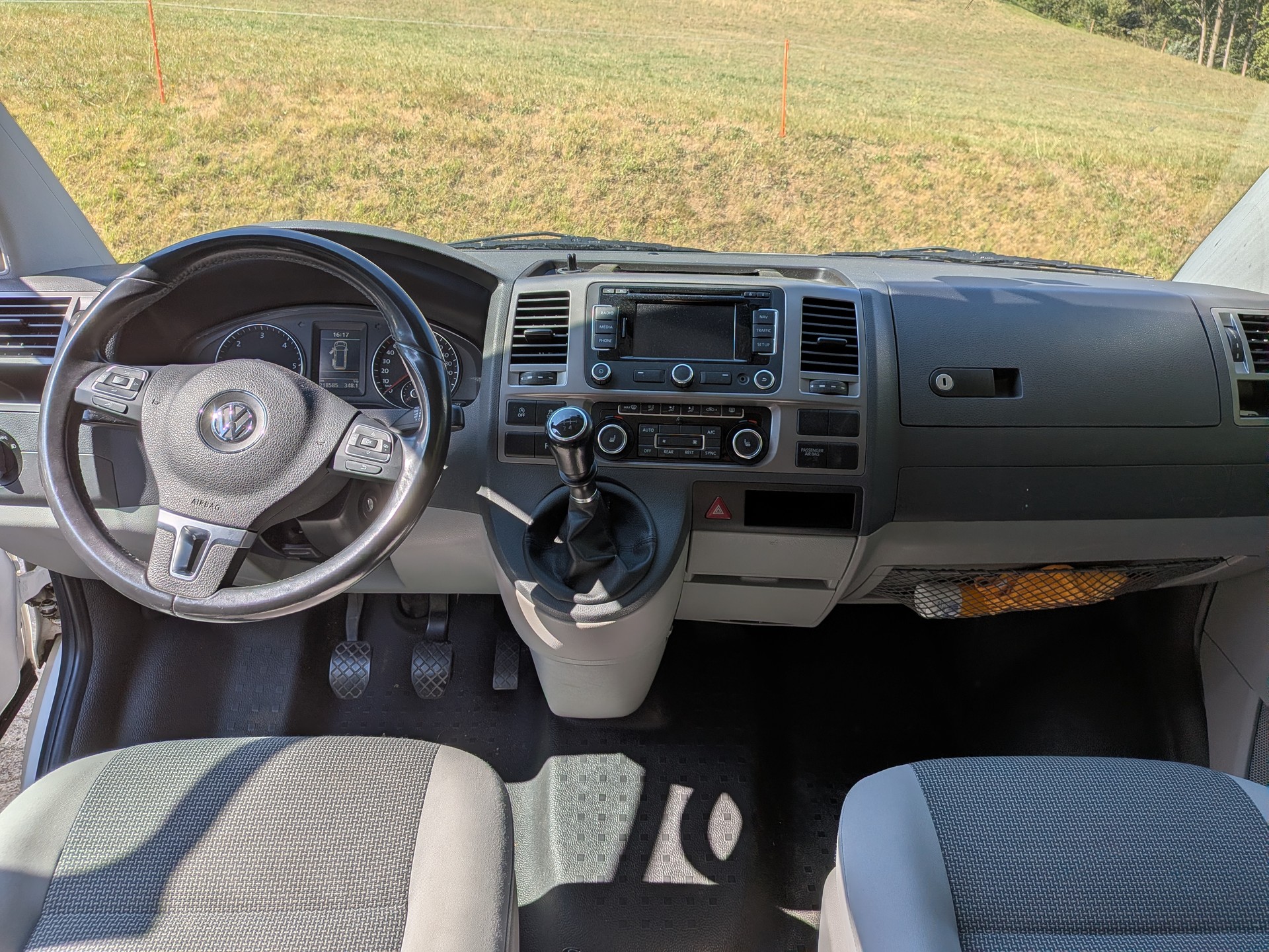 VW 2.0 TDI 140 BMT Comfortline 4m-image-3