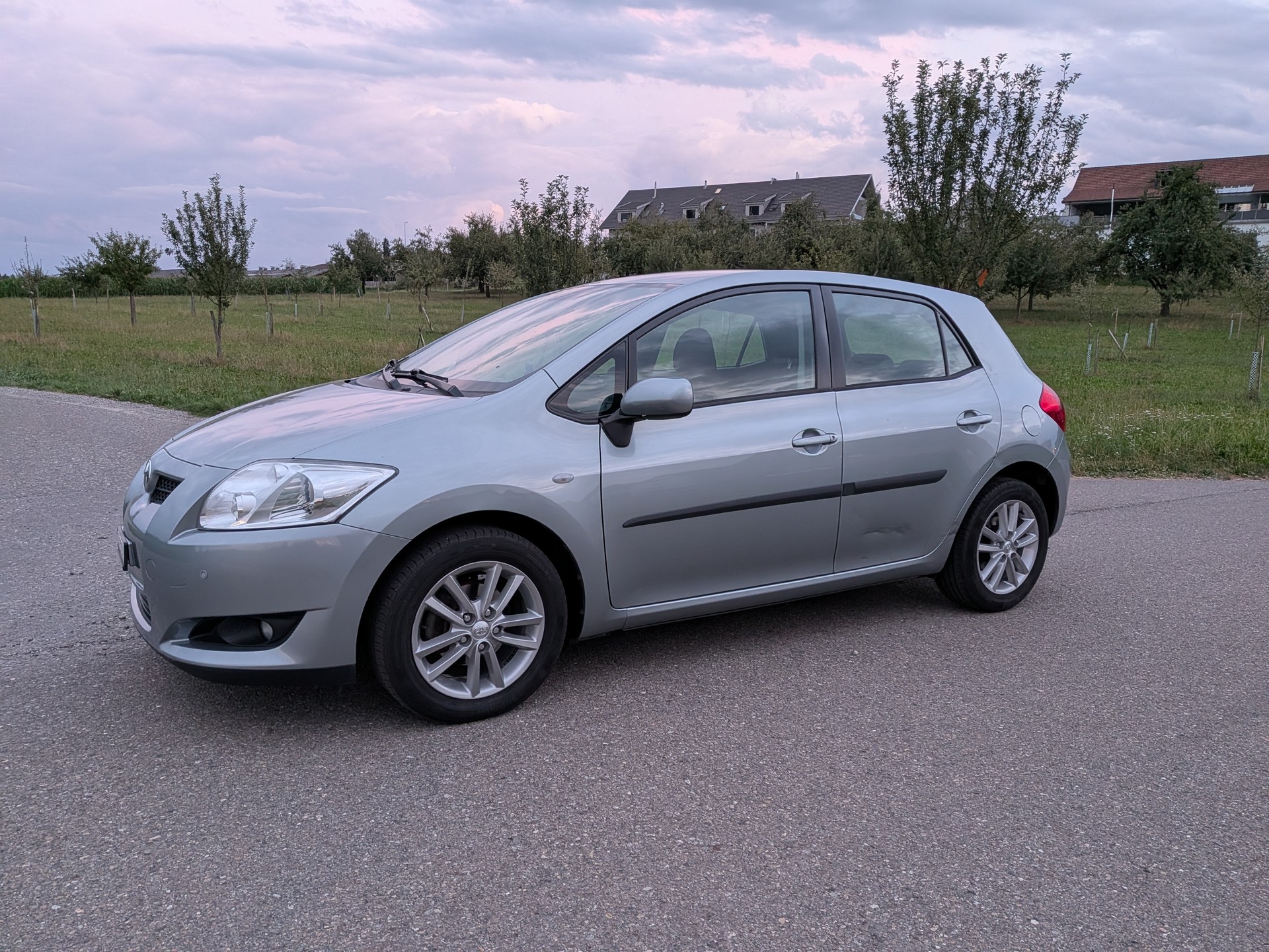 TOYOTA Auris 1.6 Linea Sol-image-0
