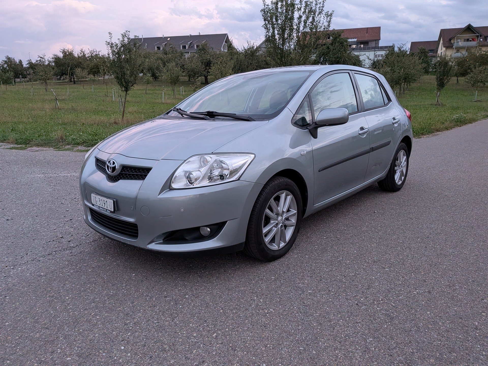 TOYOTA Auris 1.6 Linea Sol-image-2