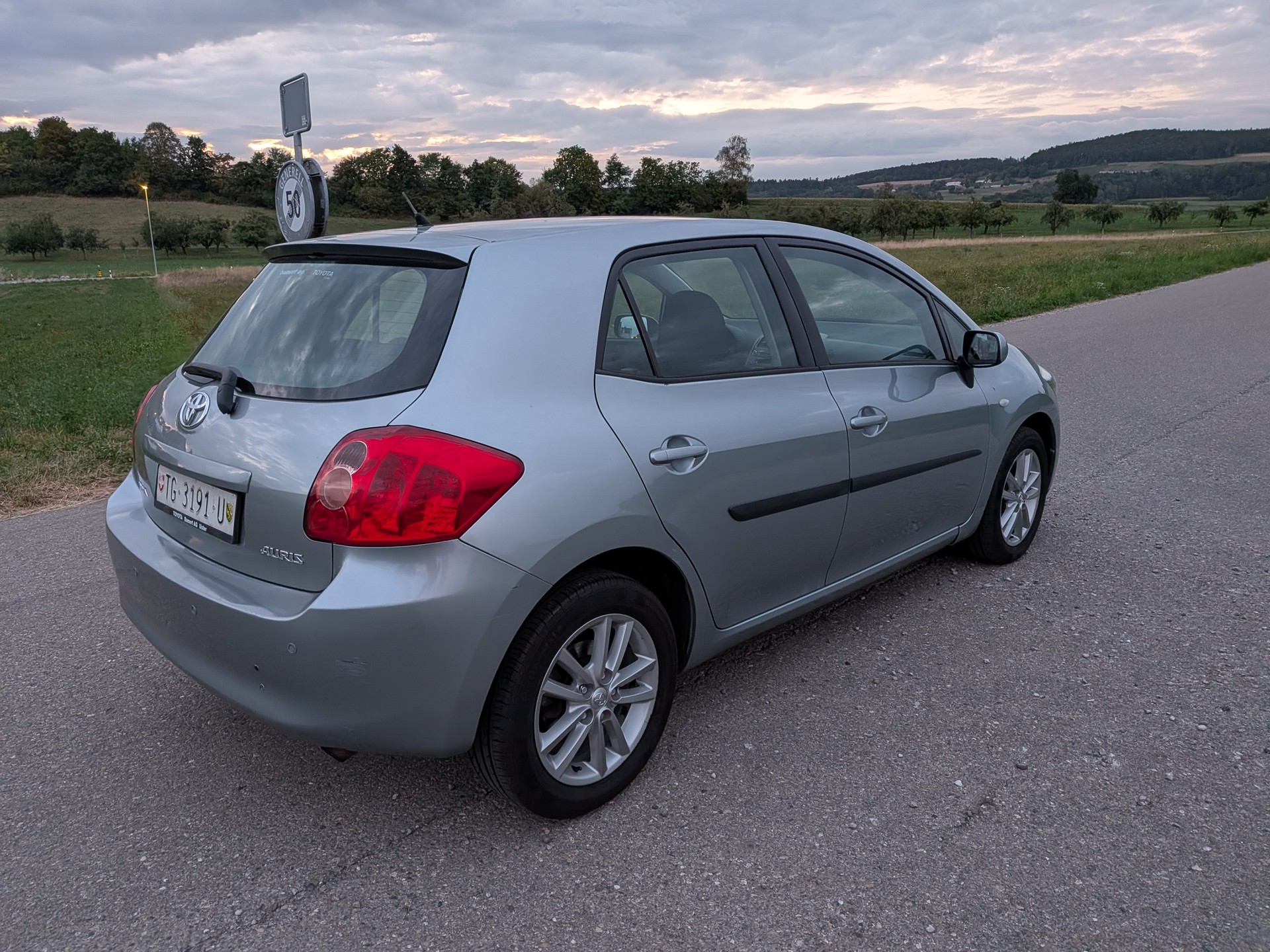 TOYOTA Auris 1.6 Linea Sol-image-6