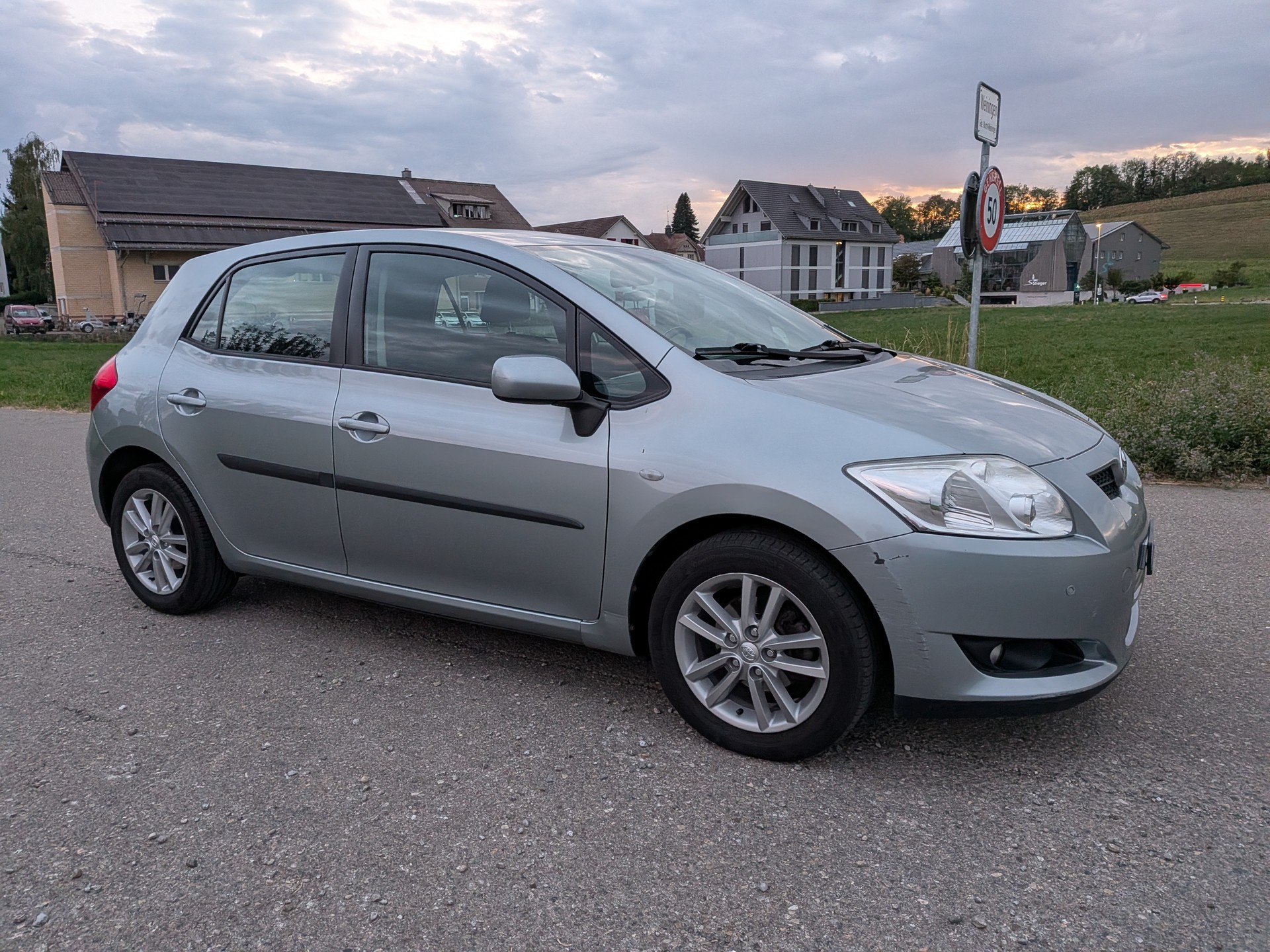 TOYOTA Auris 1.6 Linea Sol-image-1