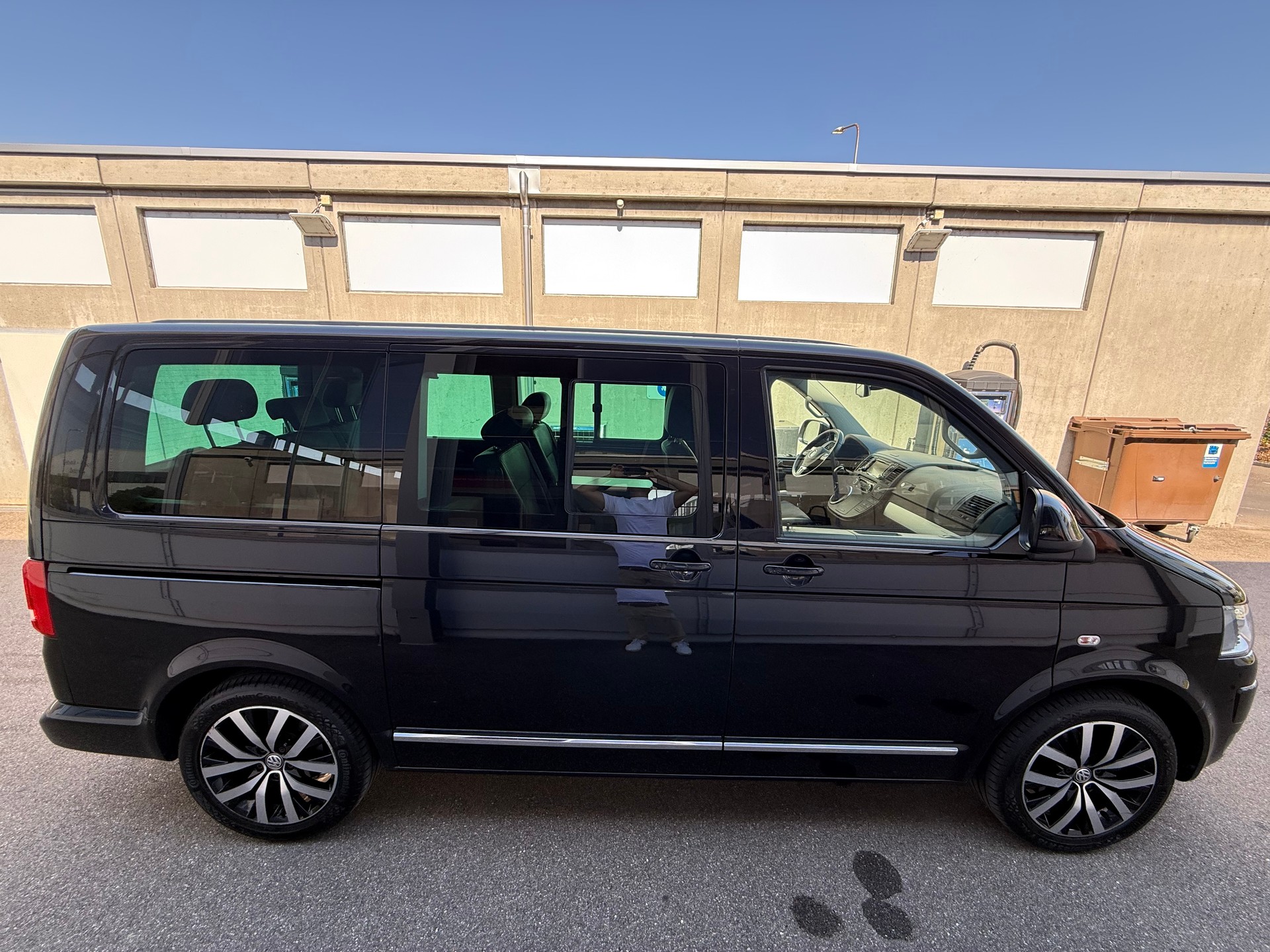 VW T5 Multivan 2.0 Bi-TDI CR Highline 4Motion DSG *AB MFK *Abnehmb. AHK *Leder *Standheizung *8 Fach bereift *Elektr.Schiebetüren-image-2