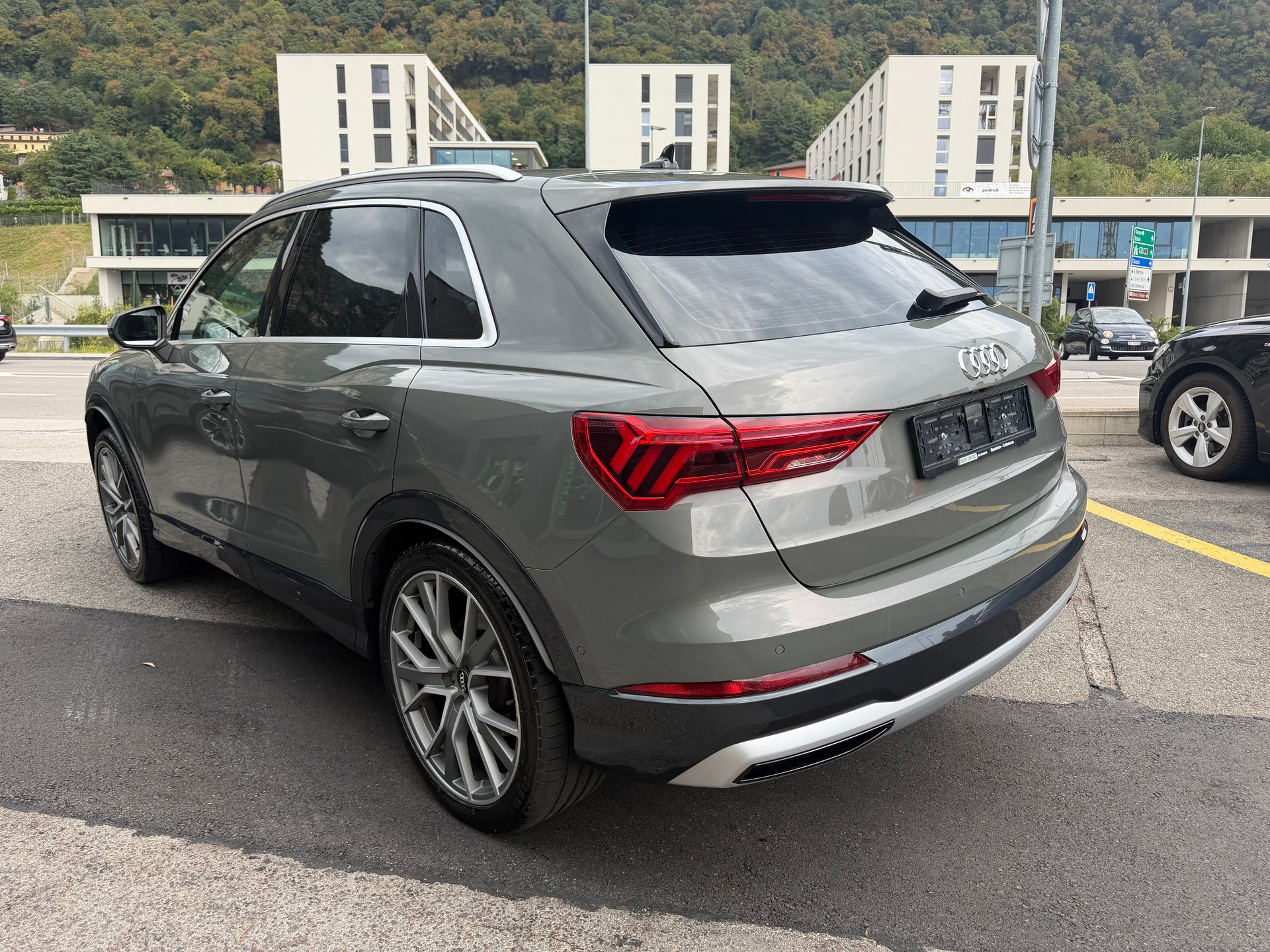 AUDI Q3 45 TFSI advanced quattro S-tronic-image-4