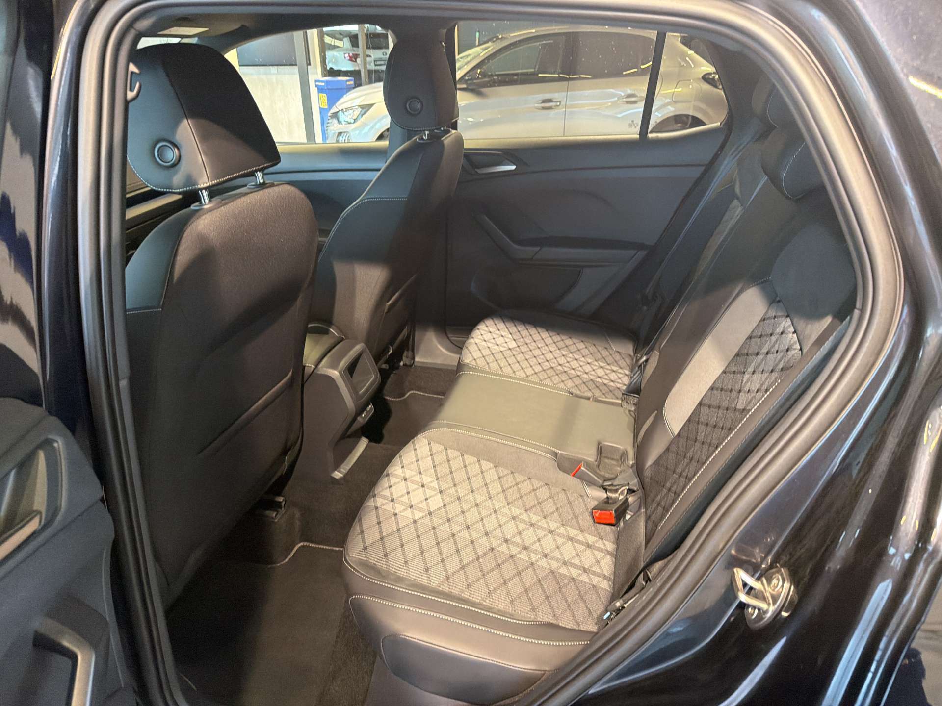 VW T-Cross 1.0 TSi EVO R-Line DSG-Automat-image-6