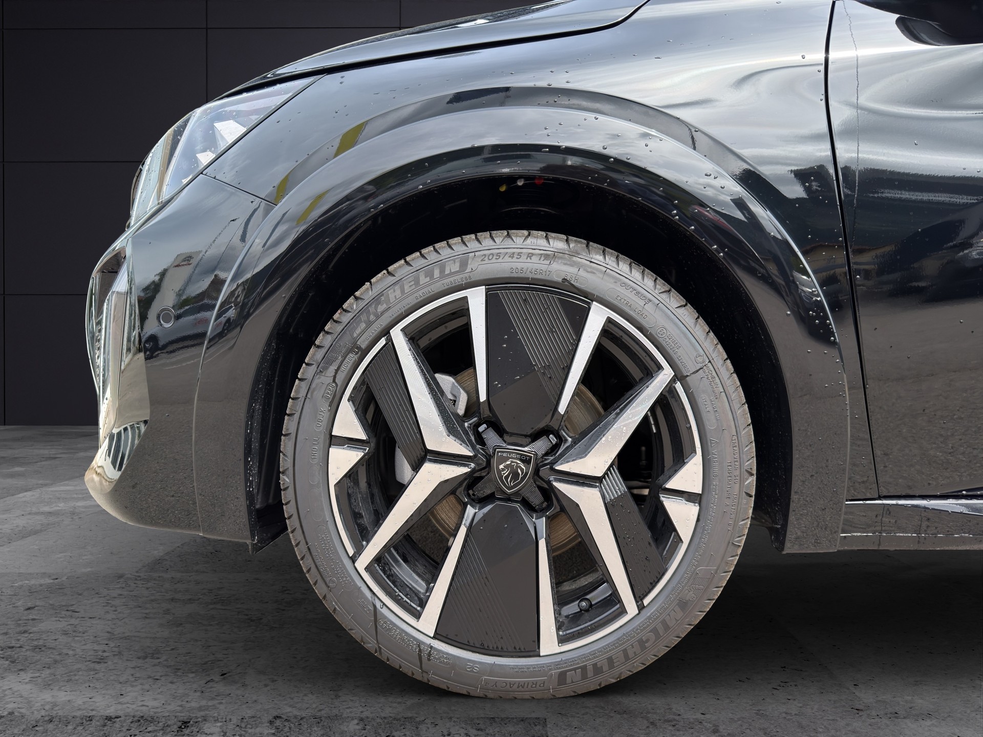 PEUGEOT 208 1.2 MHEV GT Exclusive-image-4