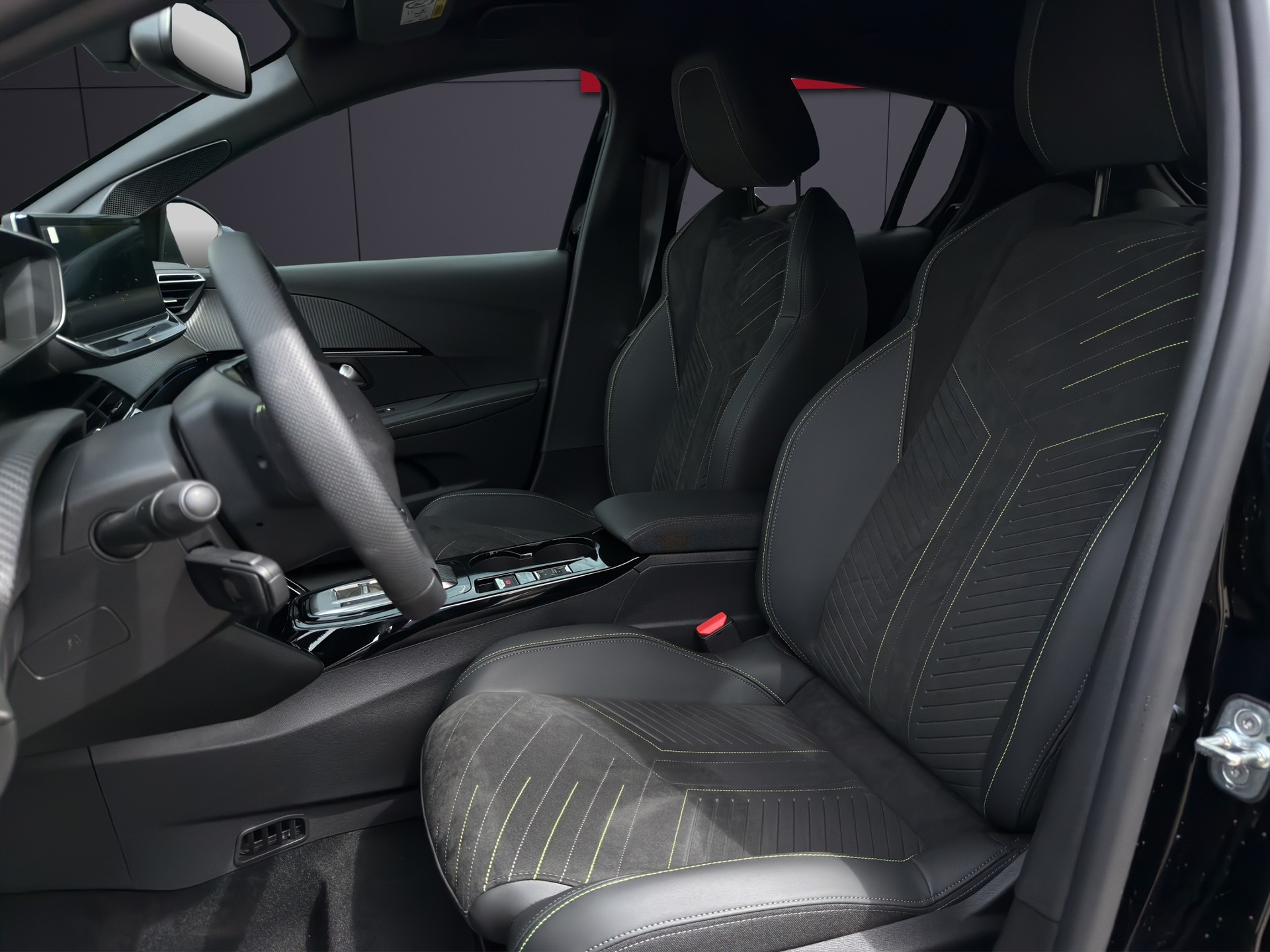 PEUGEOT 208 1.2 MHEV GT Exclusive-image-5
