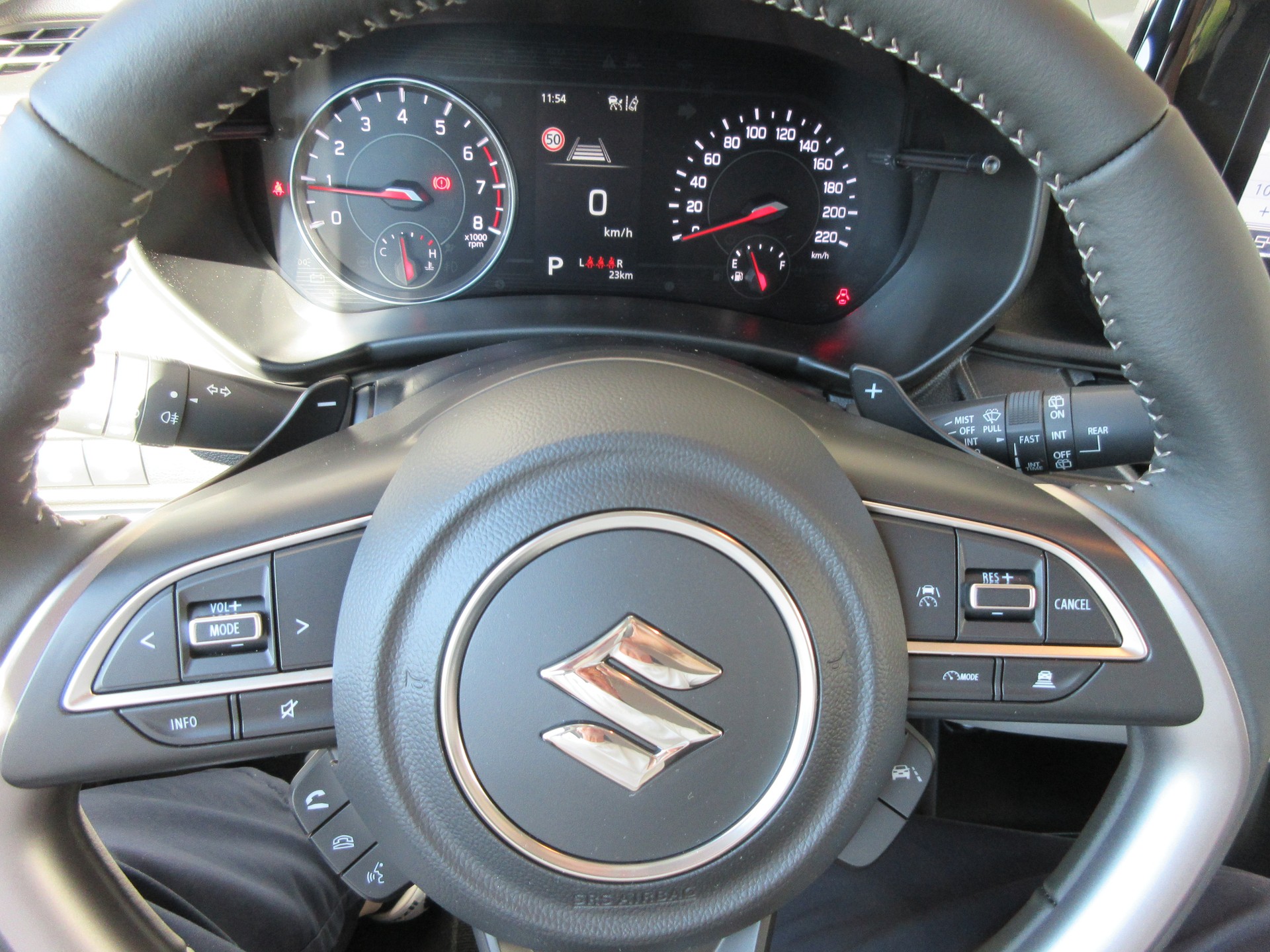 SUZUKI Swift 1.2 Compact Top Hybrid CVT-image-13
