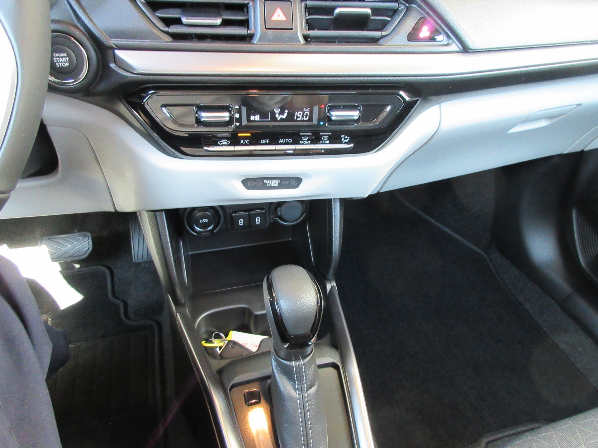 SUZUKI Swift 1.2 Compact Top Hybrid CVT-image-14