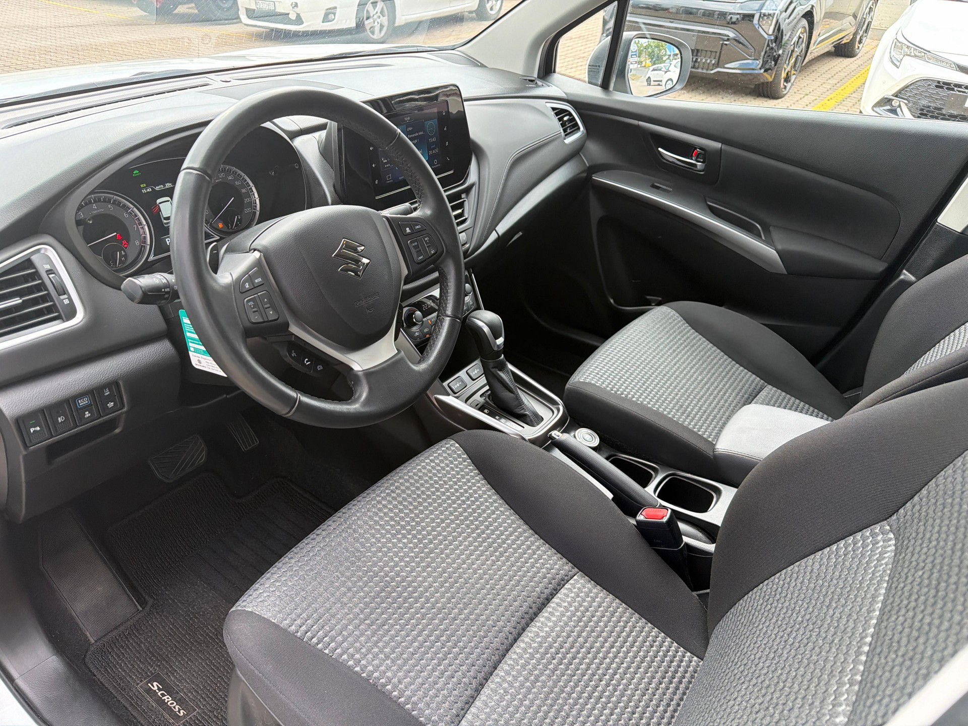 SUZUKI S-Cross 1.5 Compact+ Hybrid 4x4-image-9