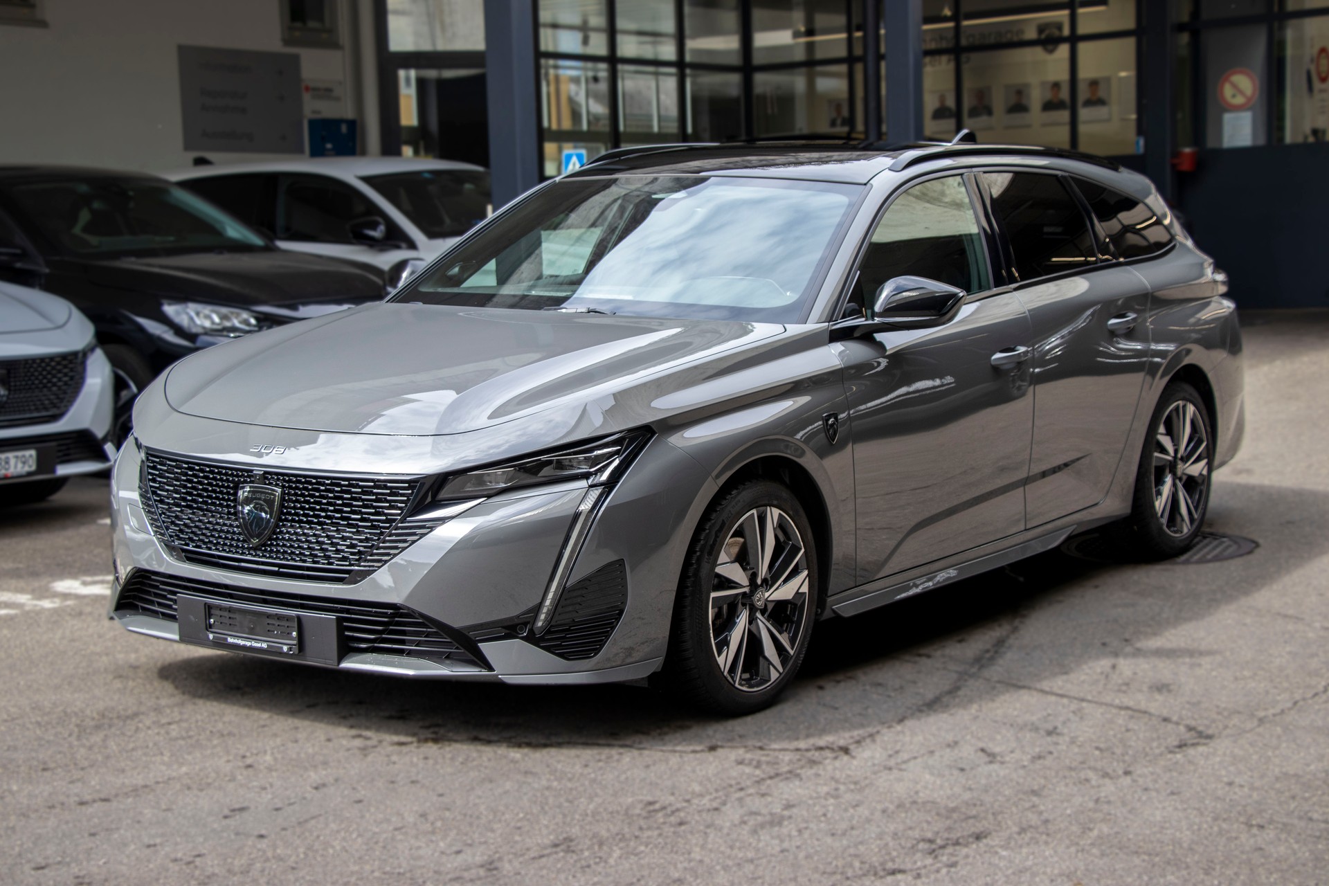 PEUGEOT 308 SW 1.2 HEV 136 GT-image-0