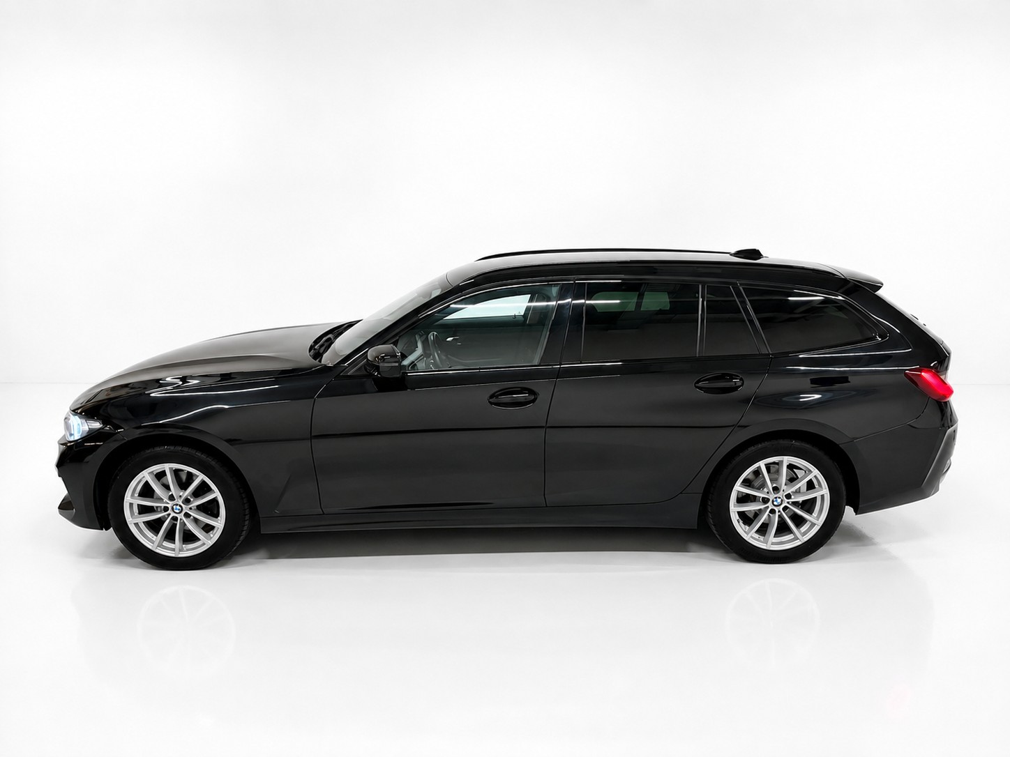 BMW 320d xDrive 48 Touring Pro-image-1