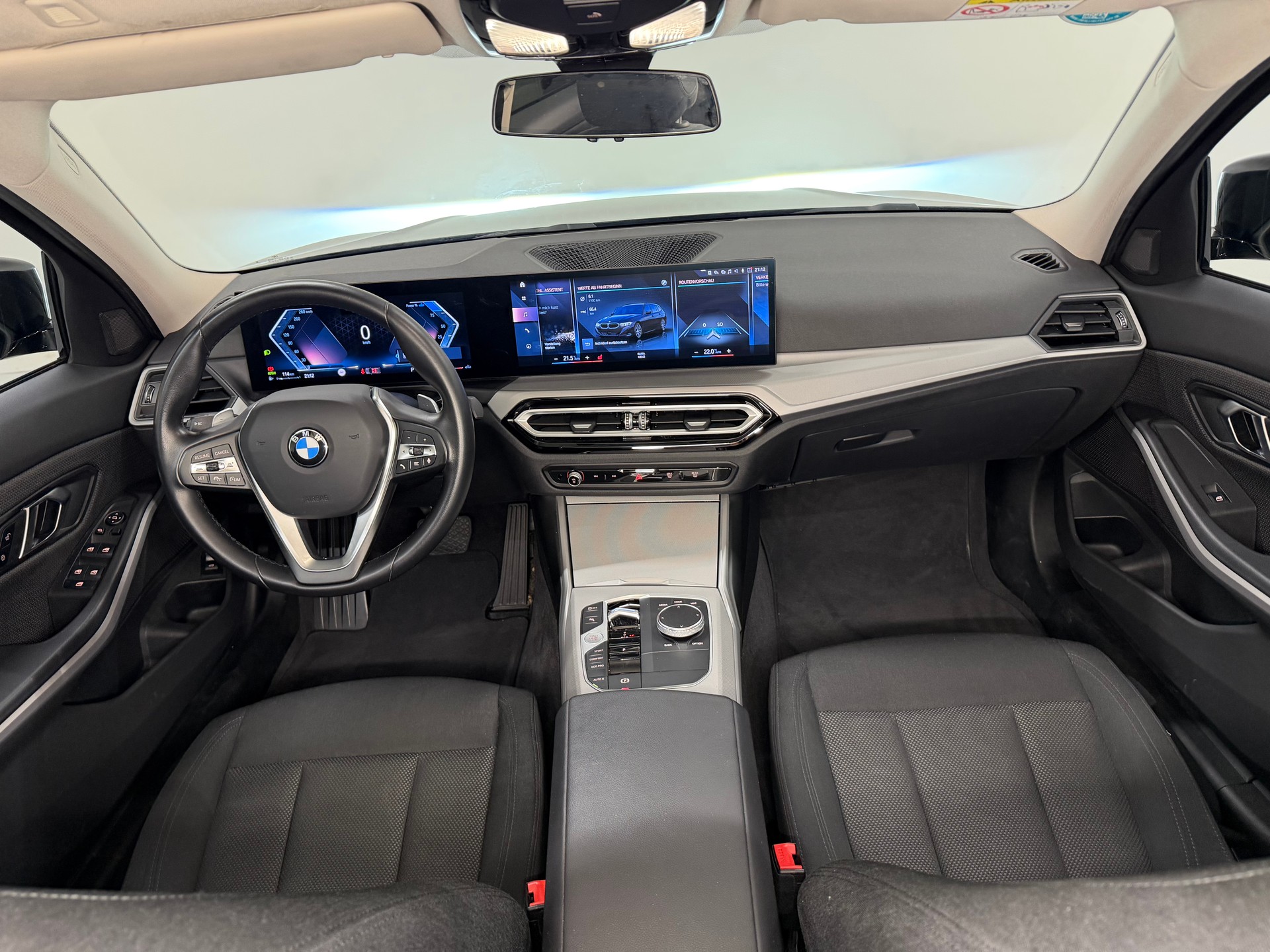 BMW 320d xDrive 48 Touring Pro-image-11