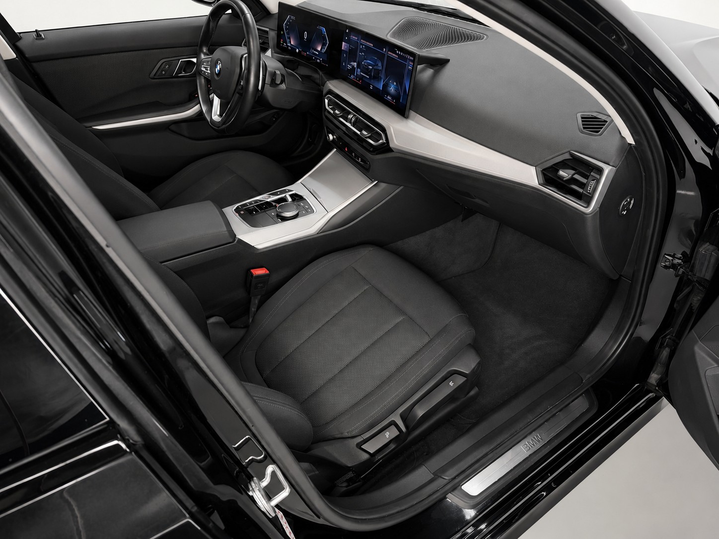 BMW 320d xDrive 48 Touring Pro-image-17