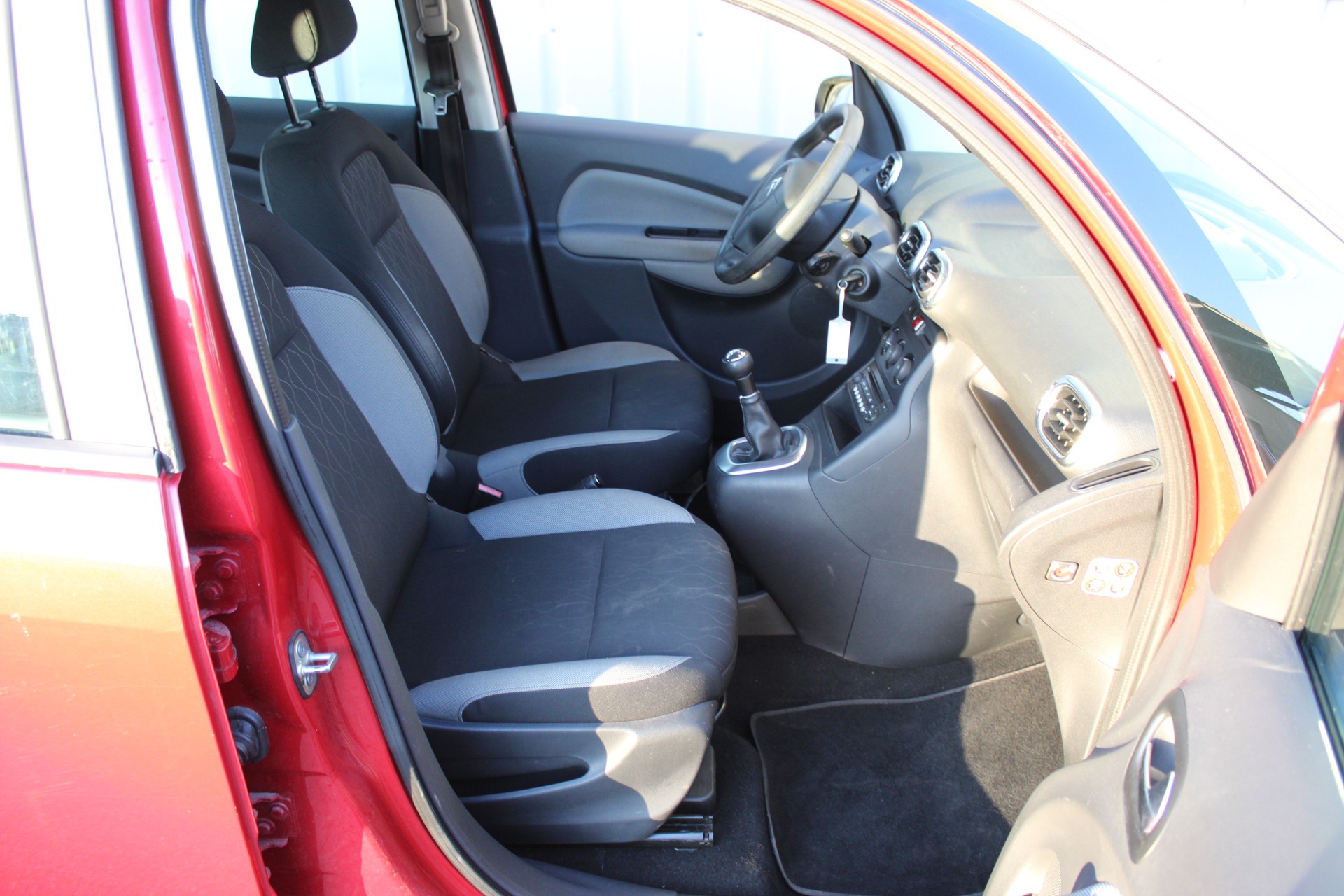 CITROEN C4 1.6 e-HDi Séduction-image-10