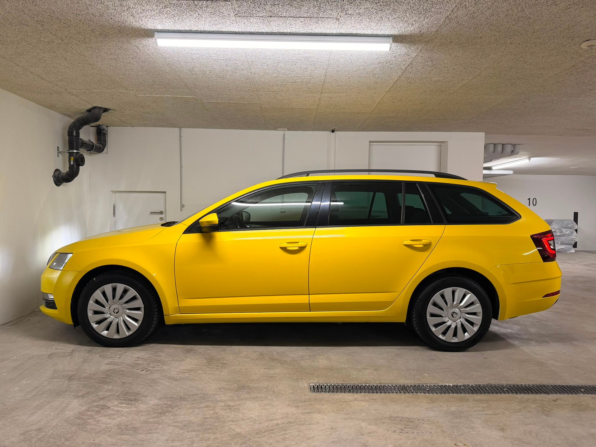 SKODA Octavia Combi 2.0 TDI Ambition 4x4-image-3