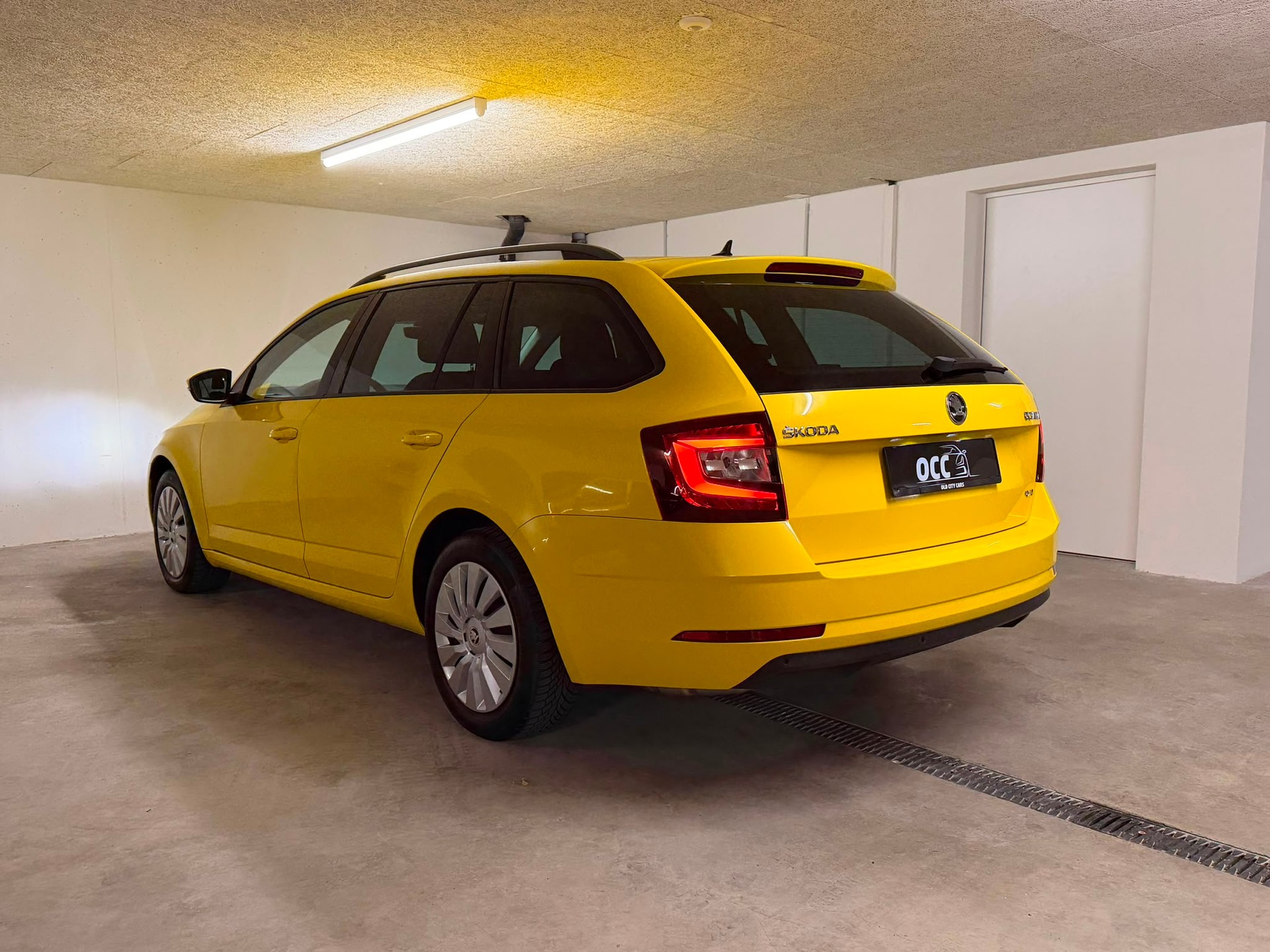 SKODA Octavia Combi 2.0 TDI Ambition 4x4-image-4