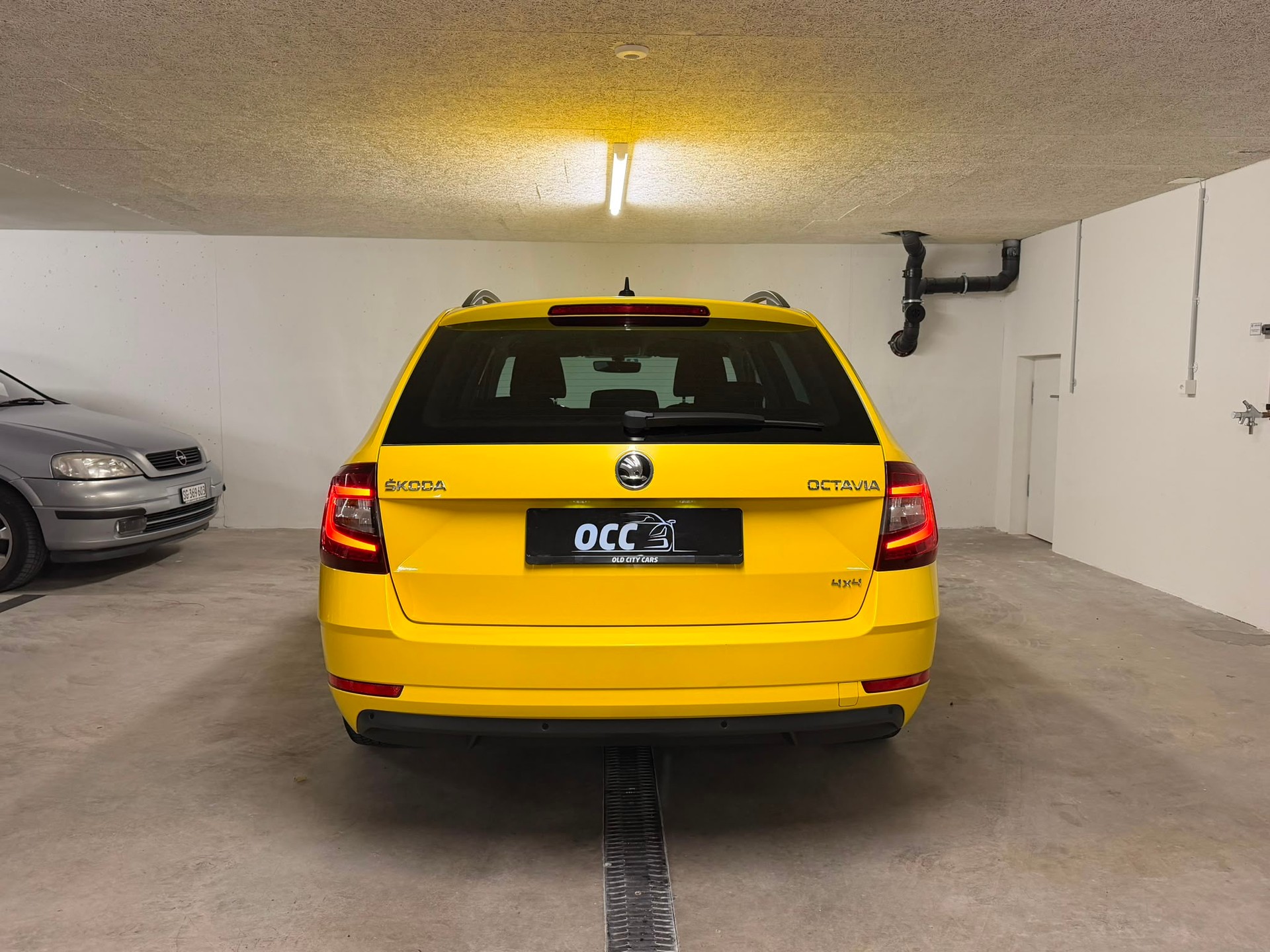 SKODA Octavia Combi 2.0 TDI Ambition 4x4-image-5