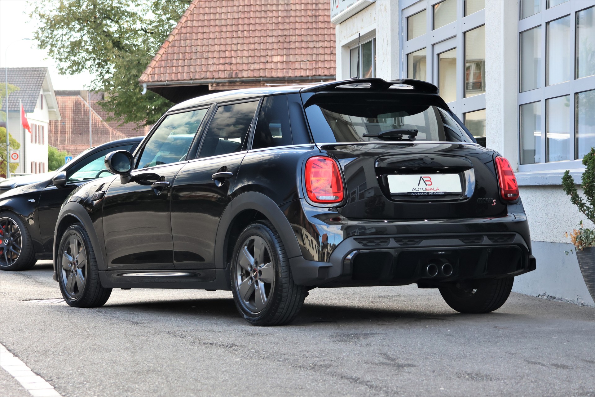 MINI Cooper S Trafalgar Edition Steptronic DKG-image-2