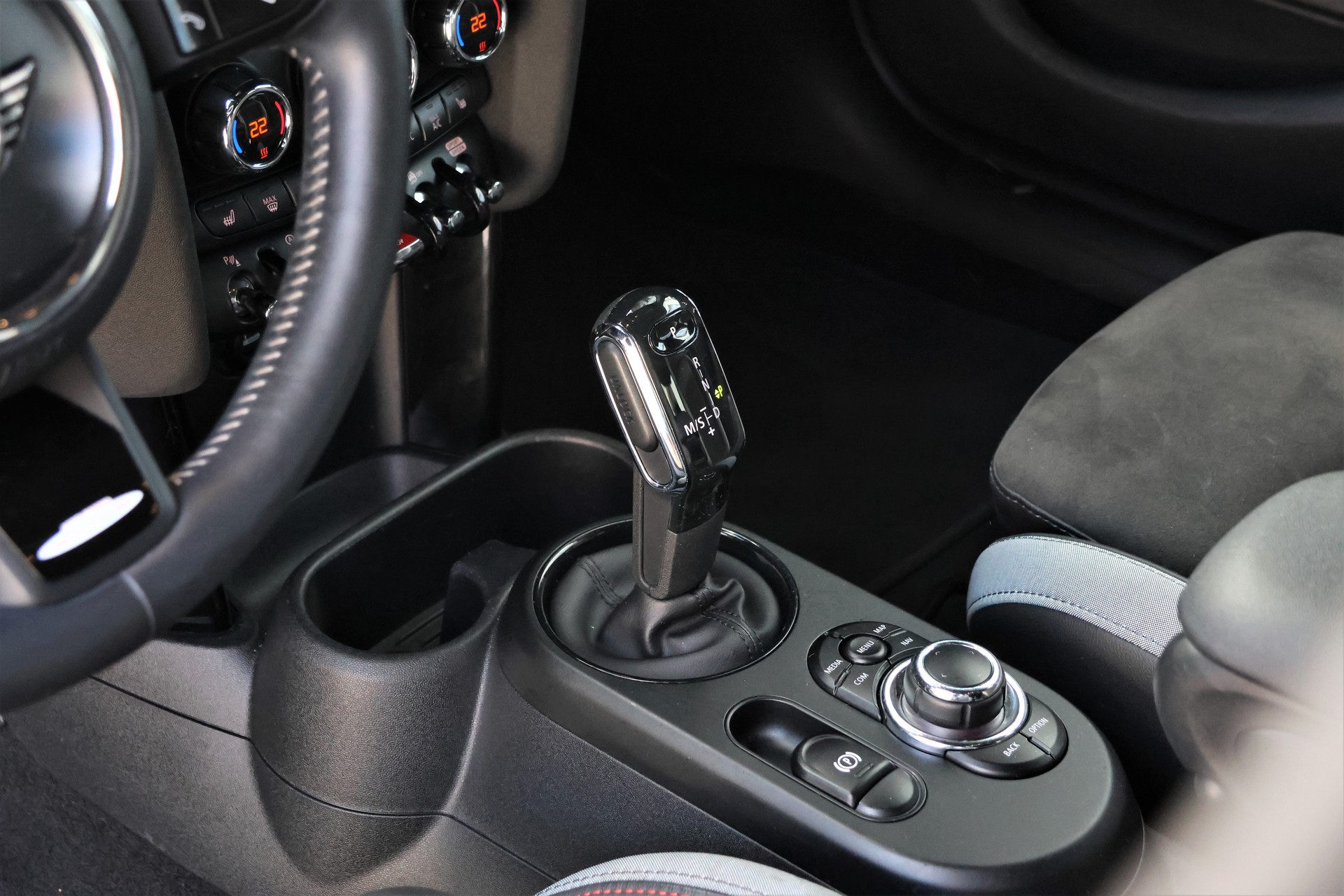 MINI Cooper S Trafalgar Edition Steptronic DKG-image-11