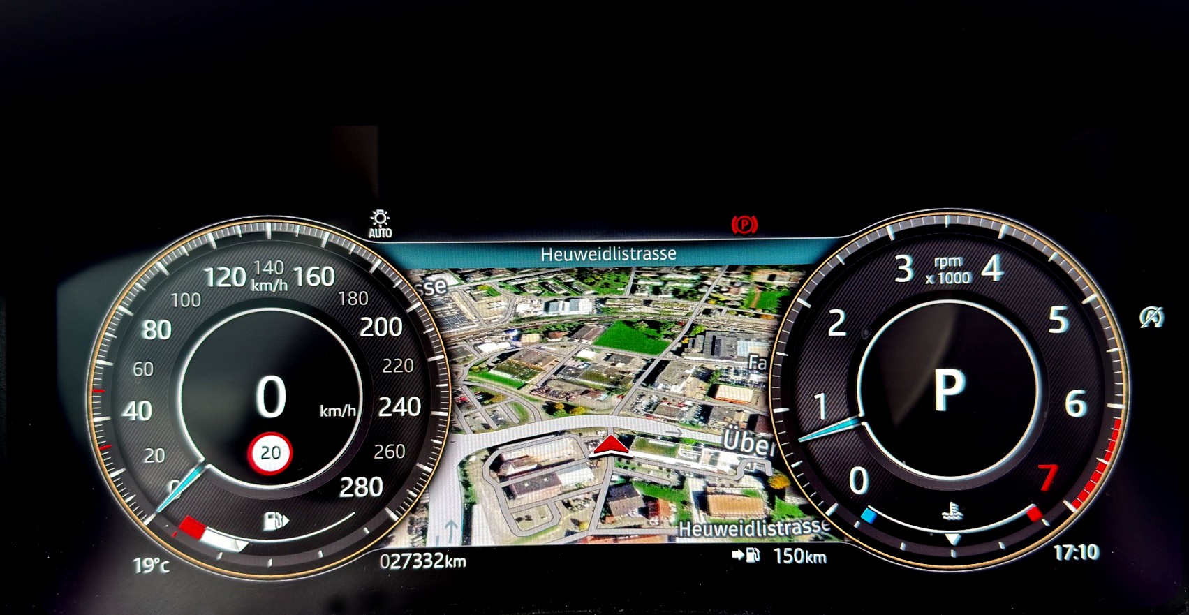 JAGUAR XE 2.0 SE P300 AWD Automat-image-10