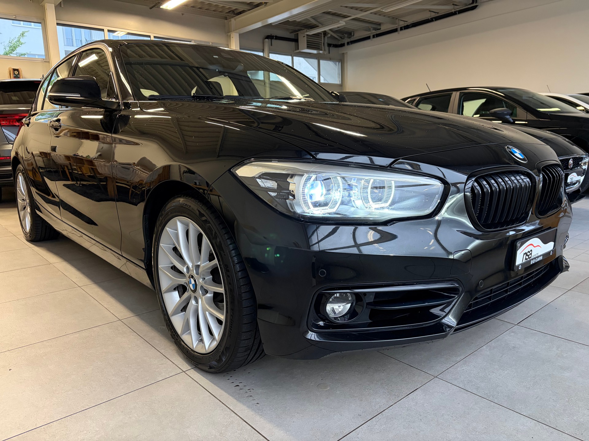 BMW 118i Edition Sport Line Steptronic-image-4