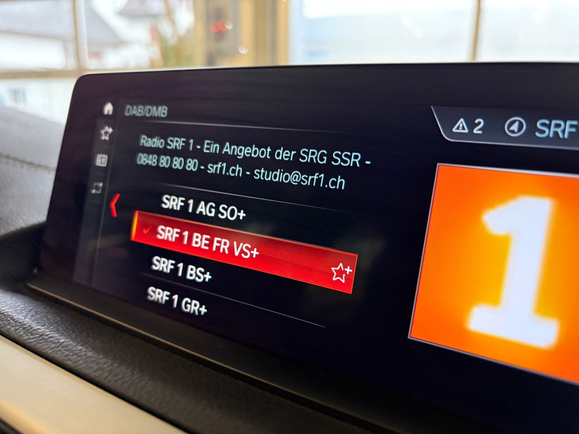 BMW 118i Edition Sport Line Steptronic-image-11