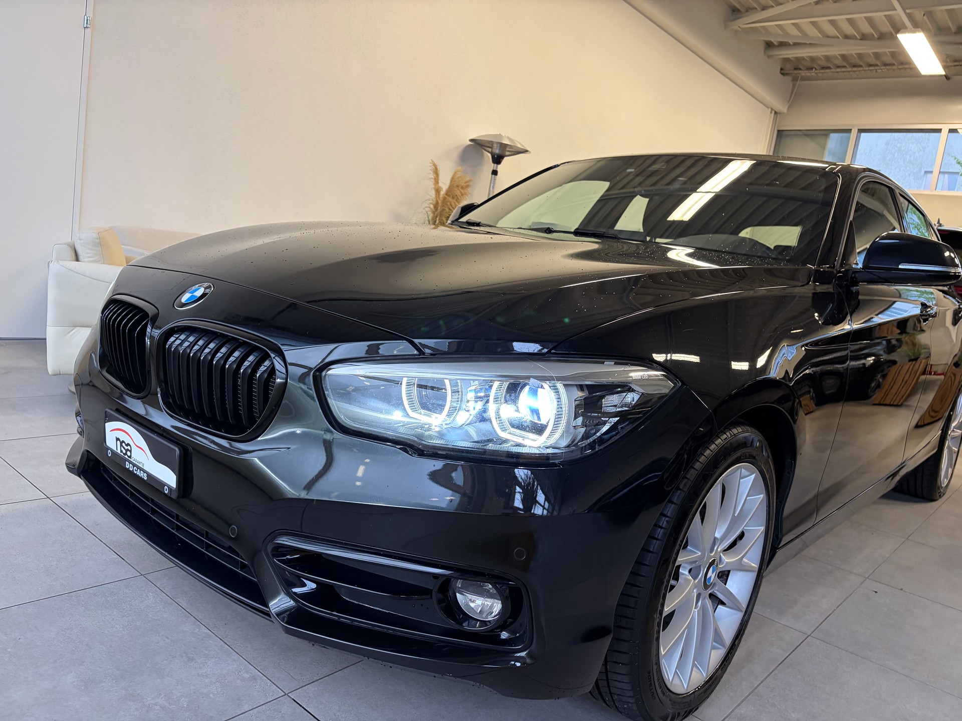 BMW 118i Edition Sport Line Steptronic-image-2
