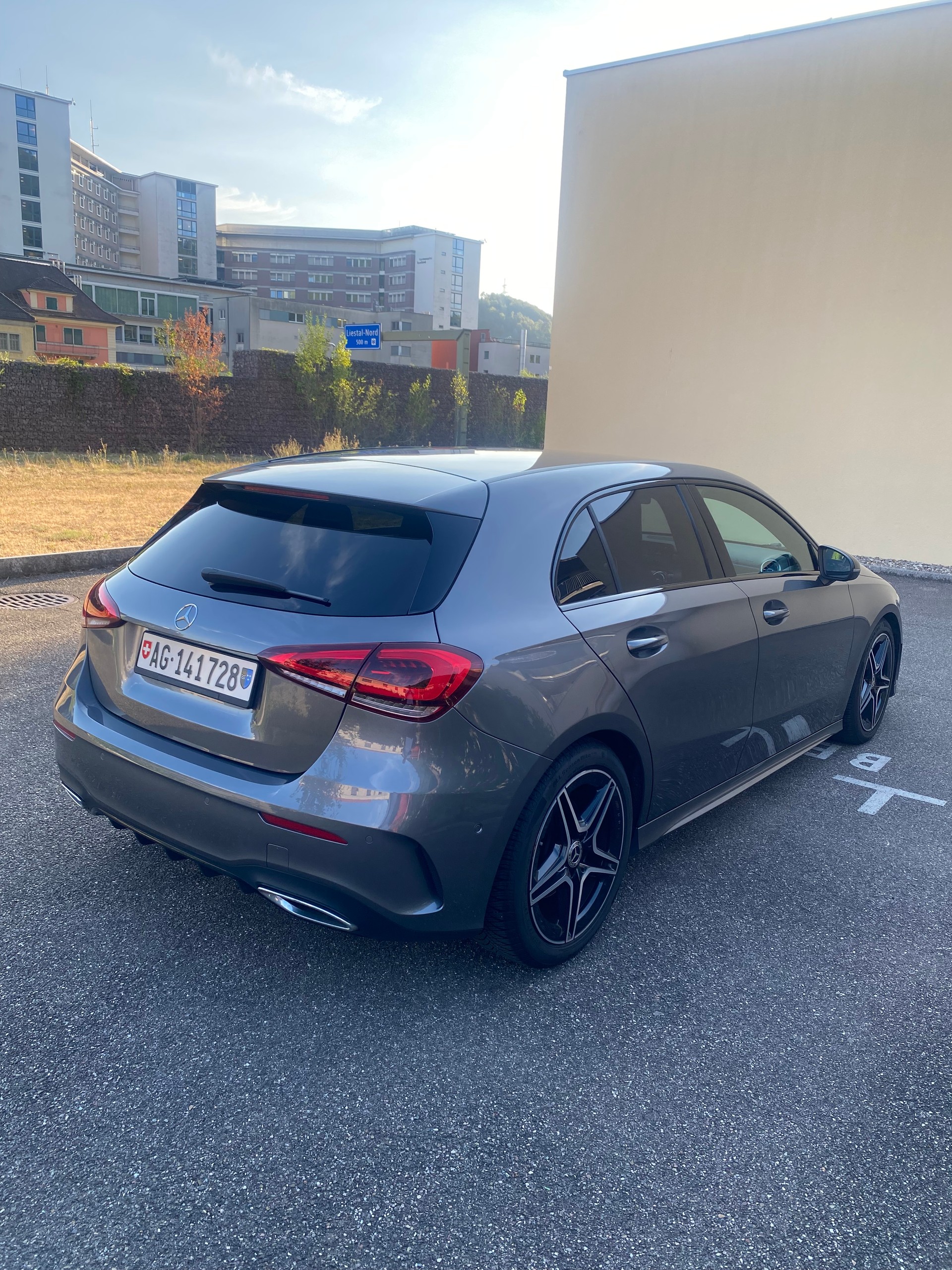 MERCEDES-BENZ A 200 AMG Line-image-2