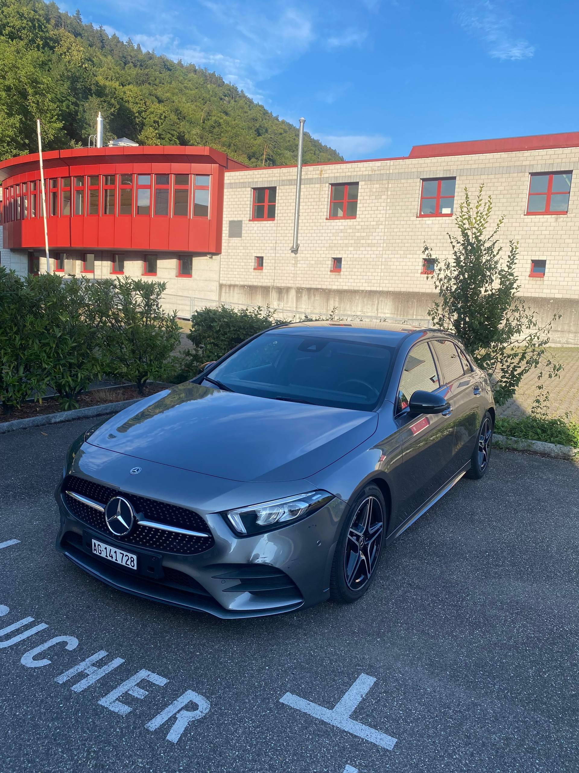 MERCEDES-BENZ A 200 AMG Line-image-0
