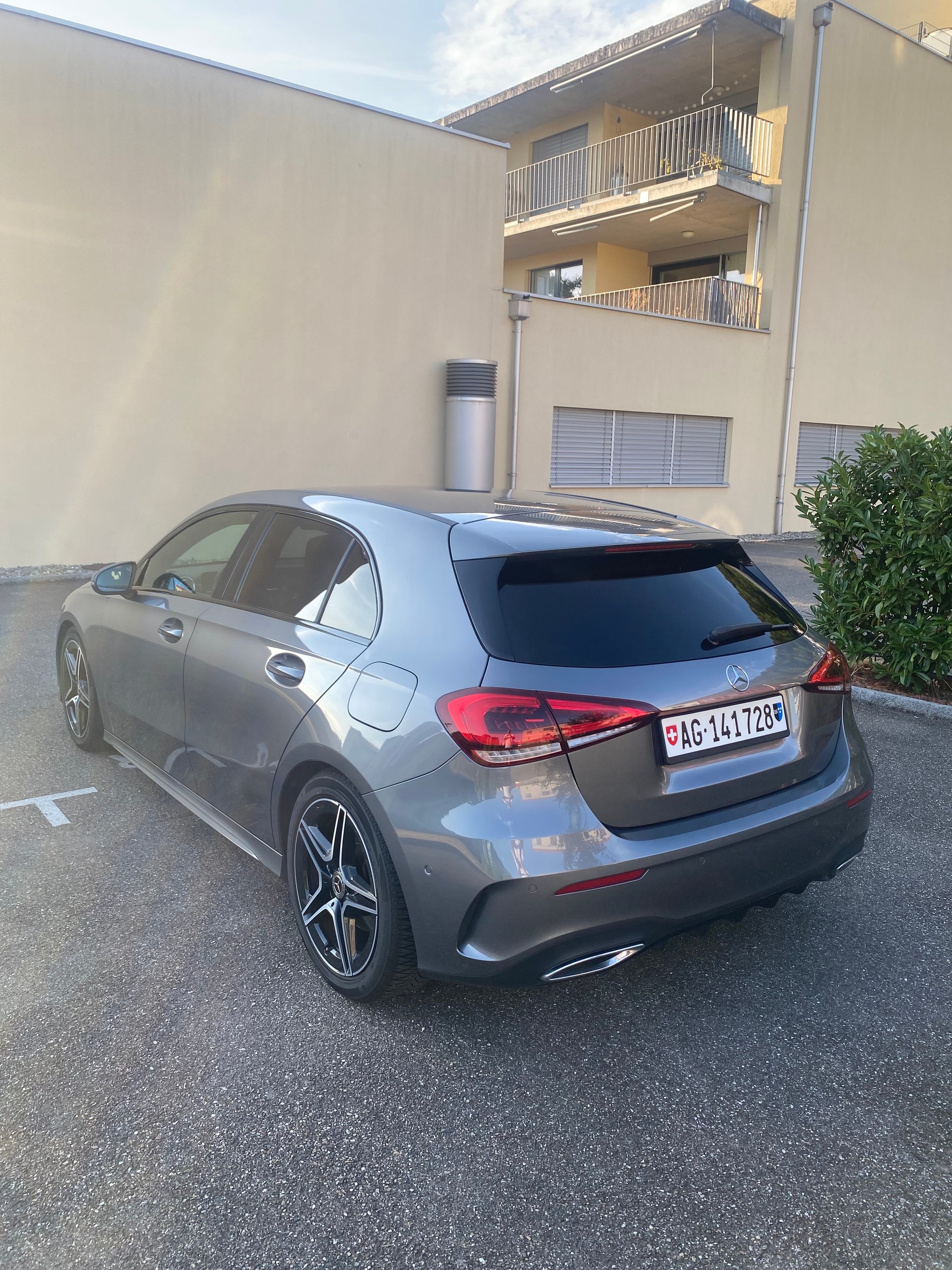 MERCEDES-BENZ A 200 AMG Line-image-3