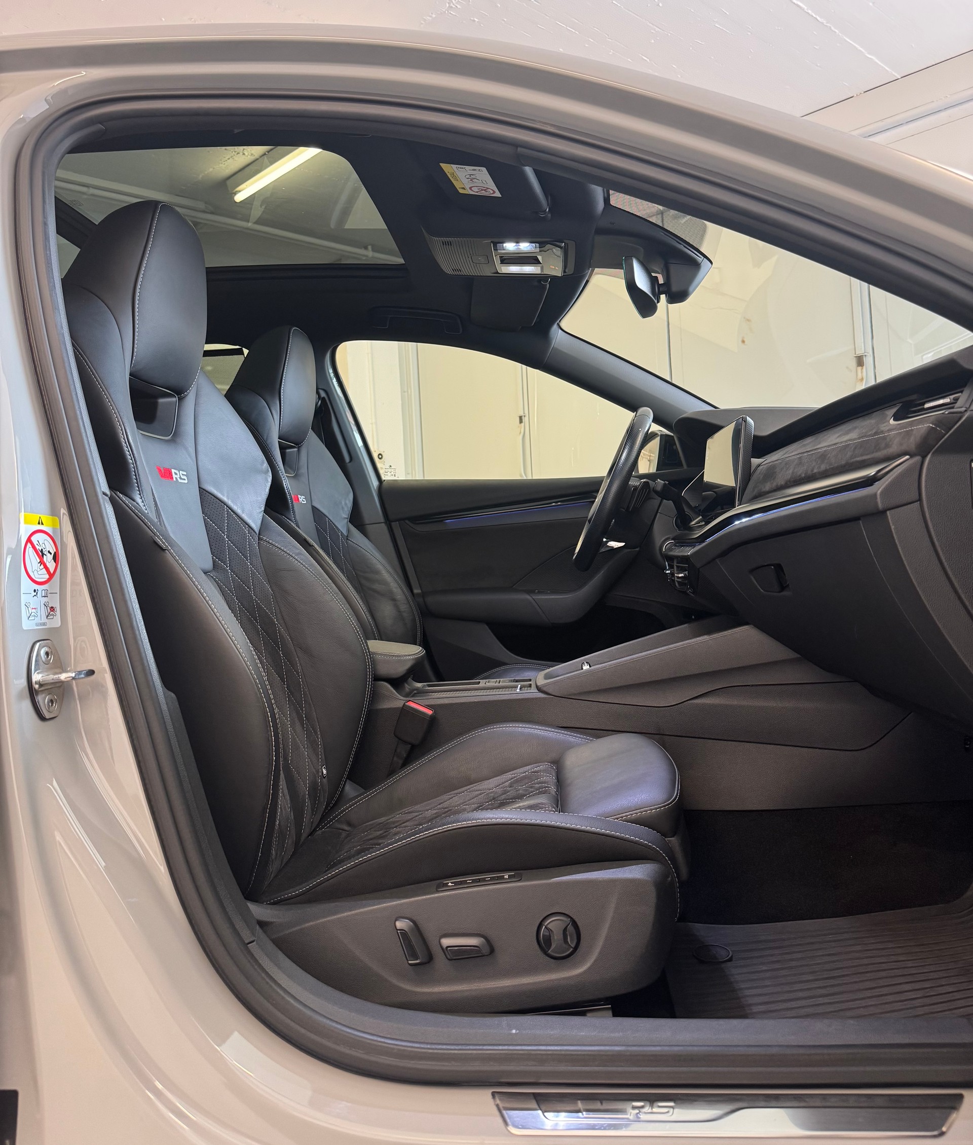 SKODA Octavia Combi 2.0 TDI DSG RS 4x4-image-6