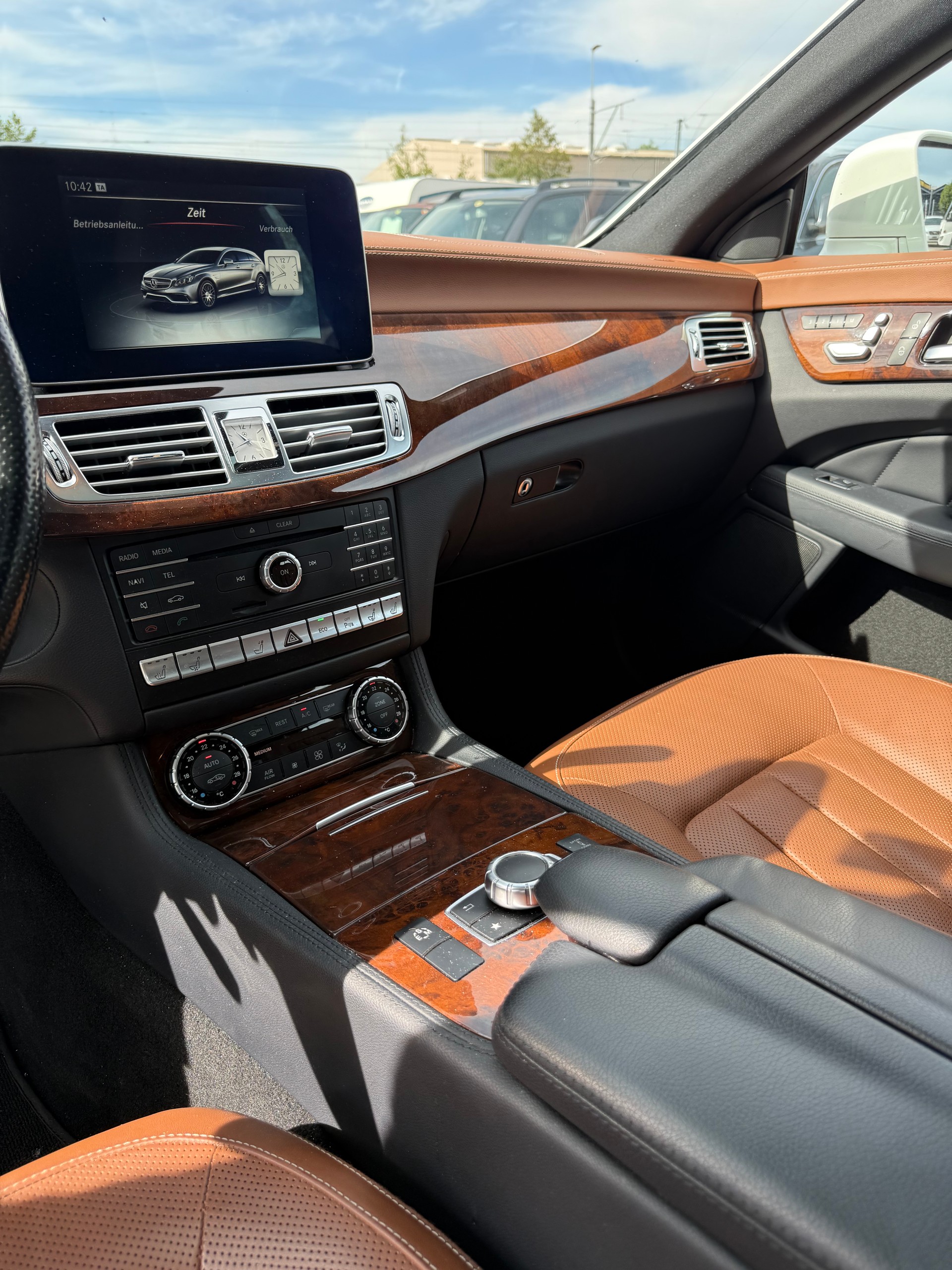 MERCEDES-BENZ CLS Shooting Brake 350 BlueTEC 4Matic 7G-Tronic-image-13