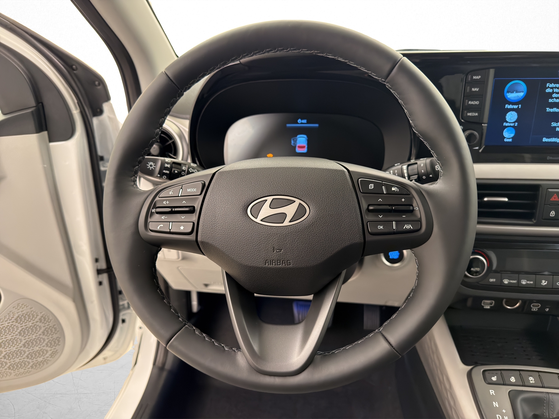 HYUNDAI i10 1.2 Vertex-image-5