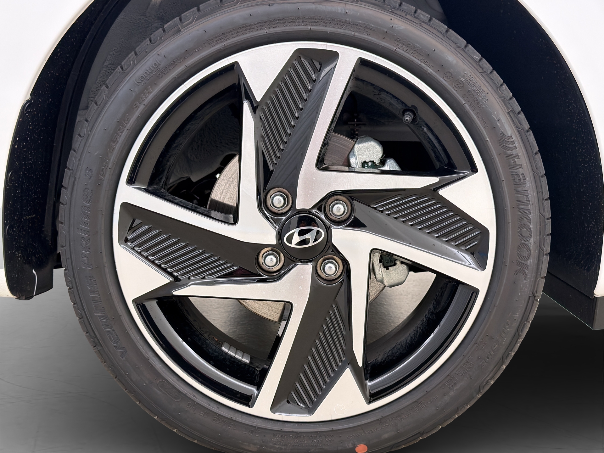 HYUNDAI i10 1.2 Vertex-image-3
