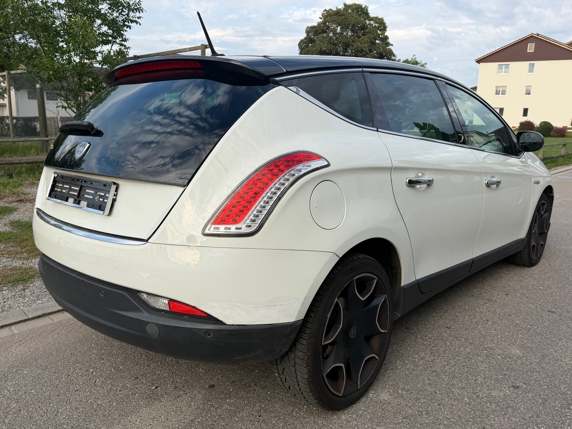 LANCIA Delta 1.8 Turbo-Jet Sportronic-image-2