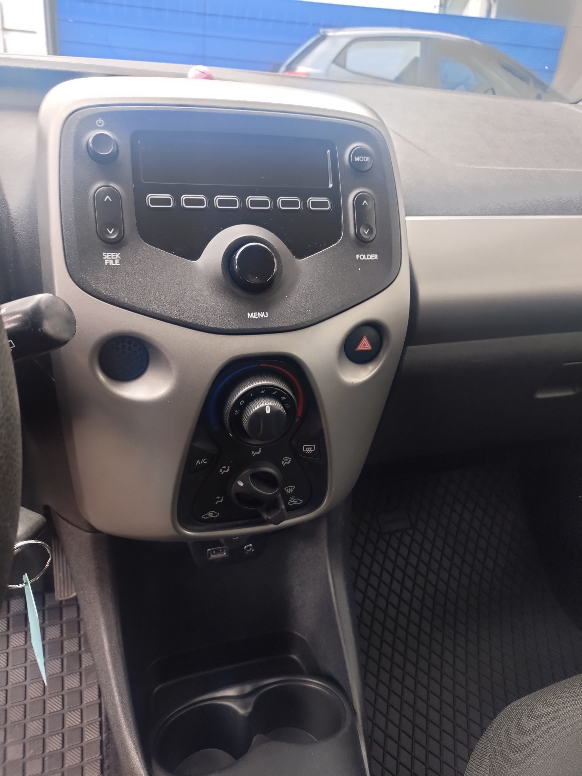 CITROEN C1 1.0 VTi Feel-image-10