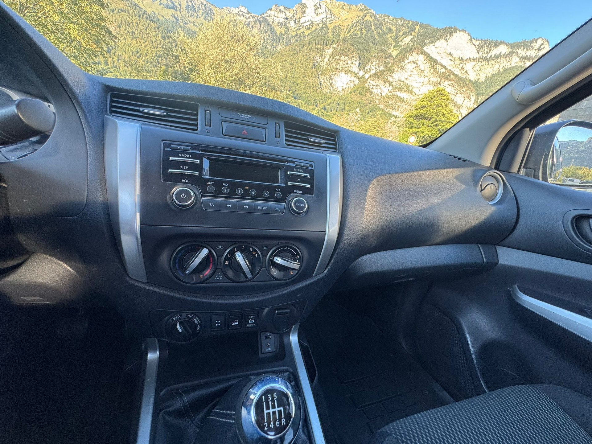 NISSAN Navara King Cab Visia 2.3 dCi 4WD-image-19