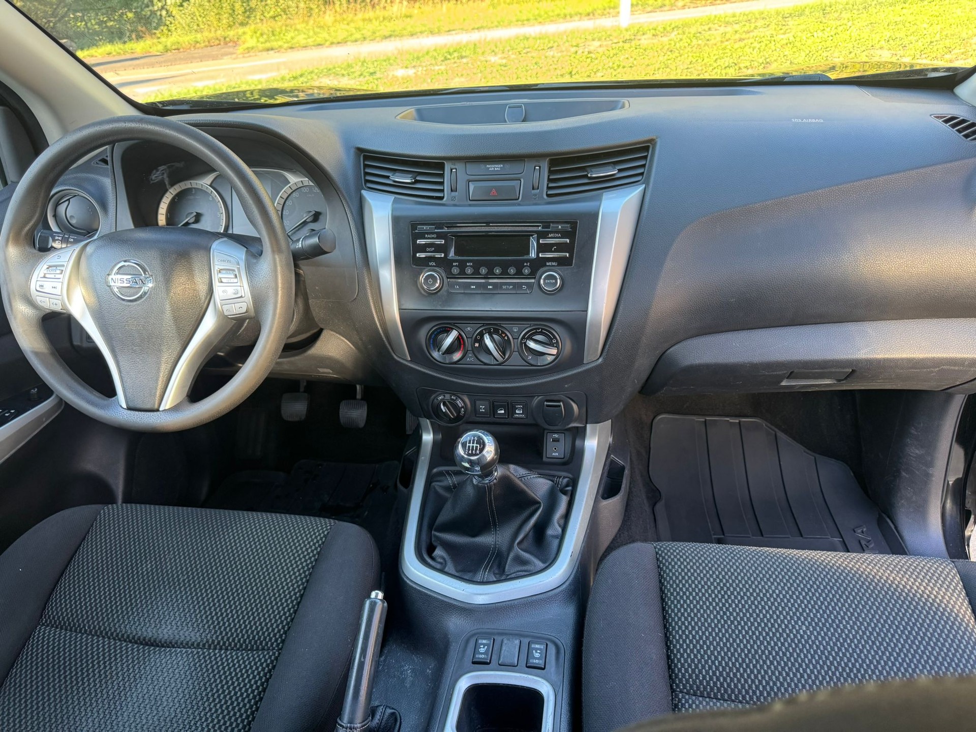 NISSAN Navara King Cab Visia 2.3 dCi 4WD-image-18