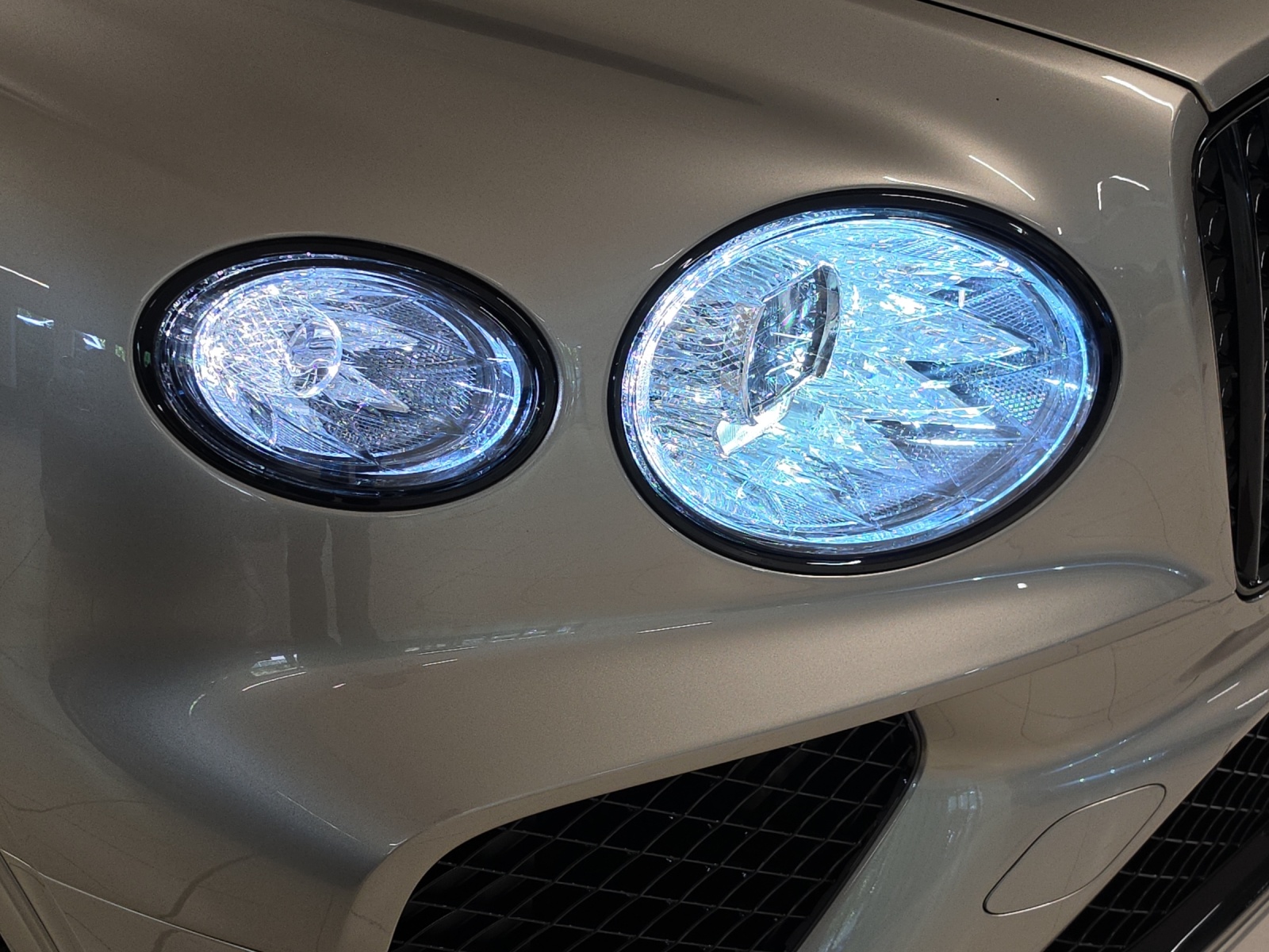BENTLEY Bentayga Azure-image-20