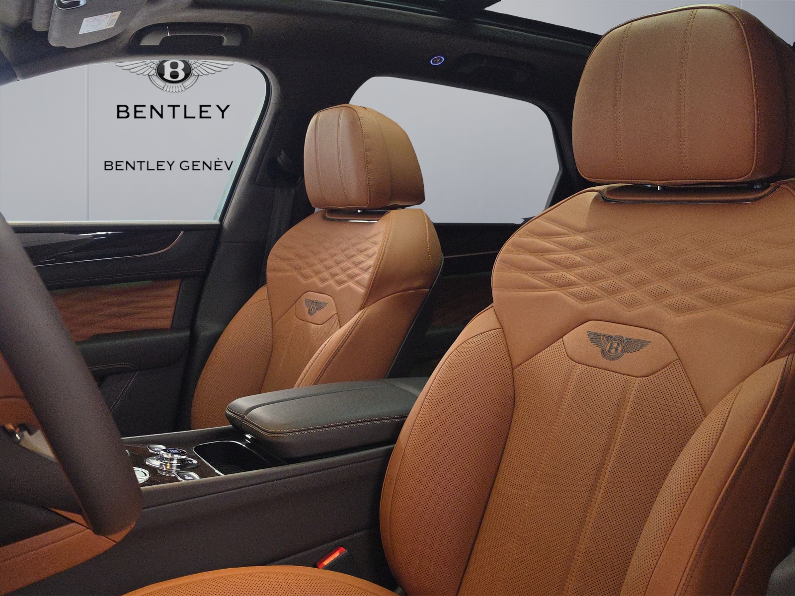 BENTLEY Bentayga Azure-image-10