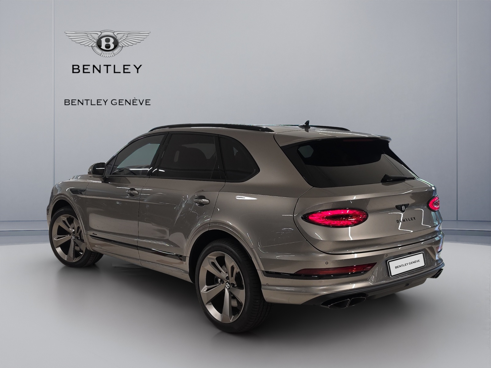 BENTLEY Bentayga Azure-image-3