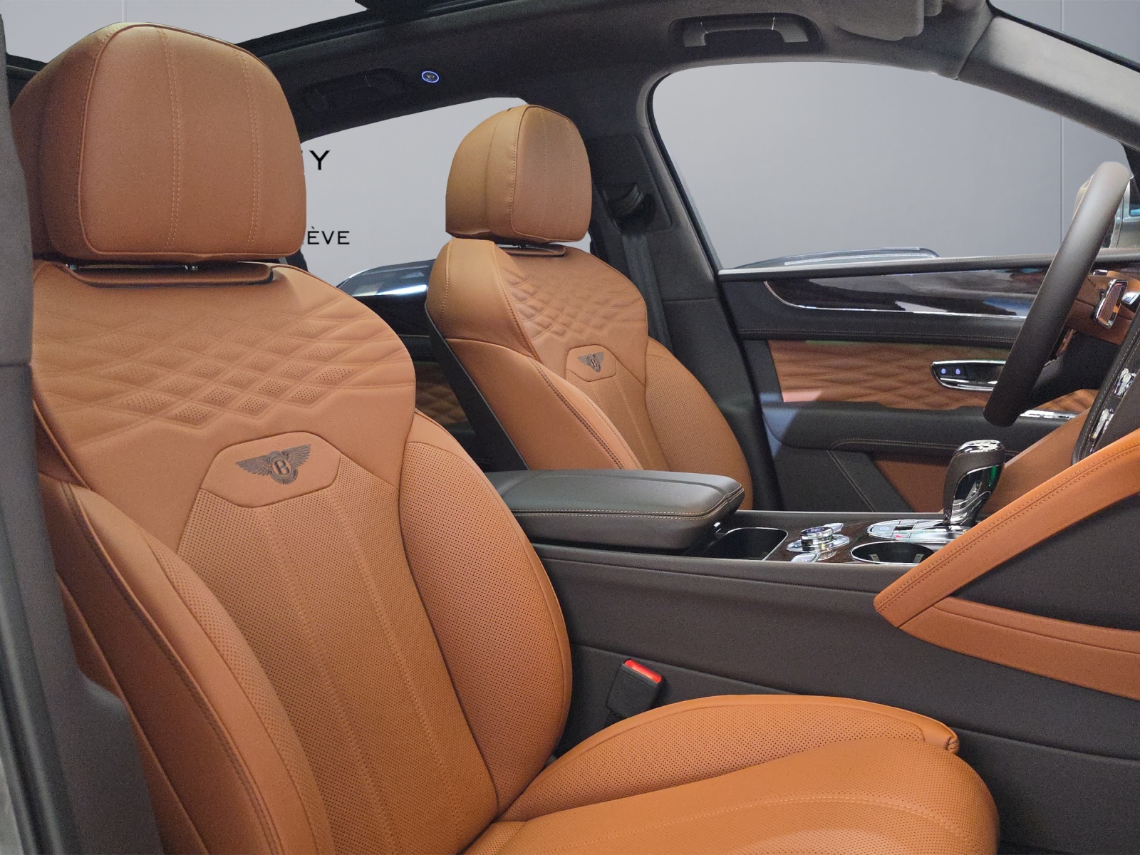 BENTLEY Bentayga Azure-image-9