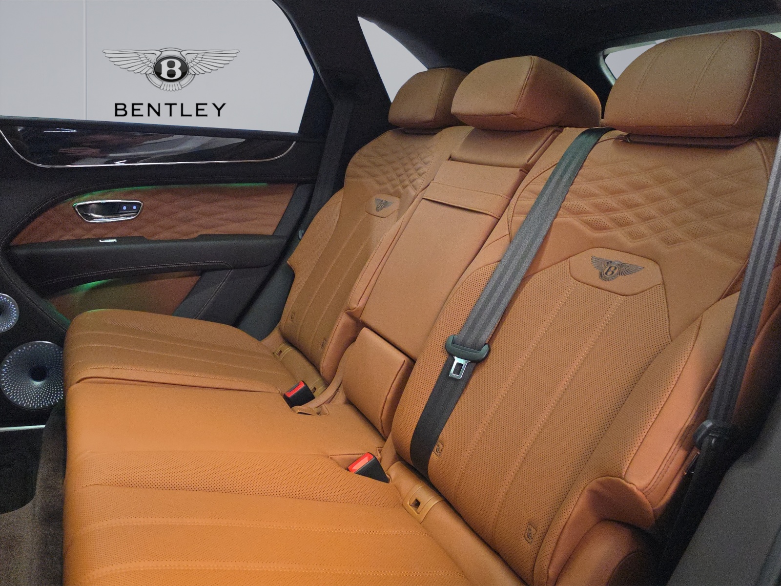BENTLEY Bentayga Azure-image-16