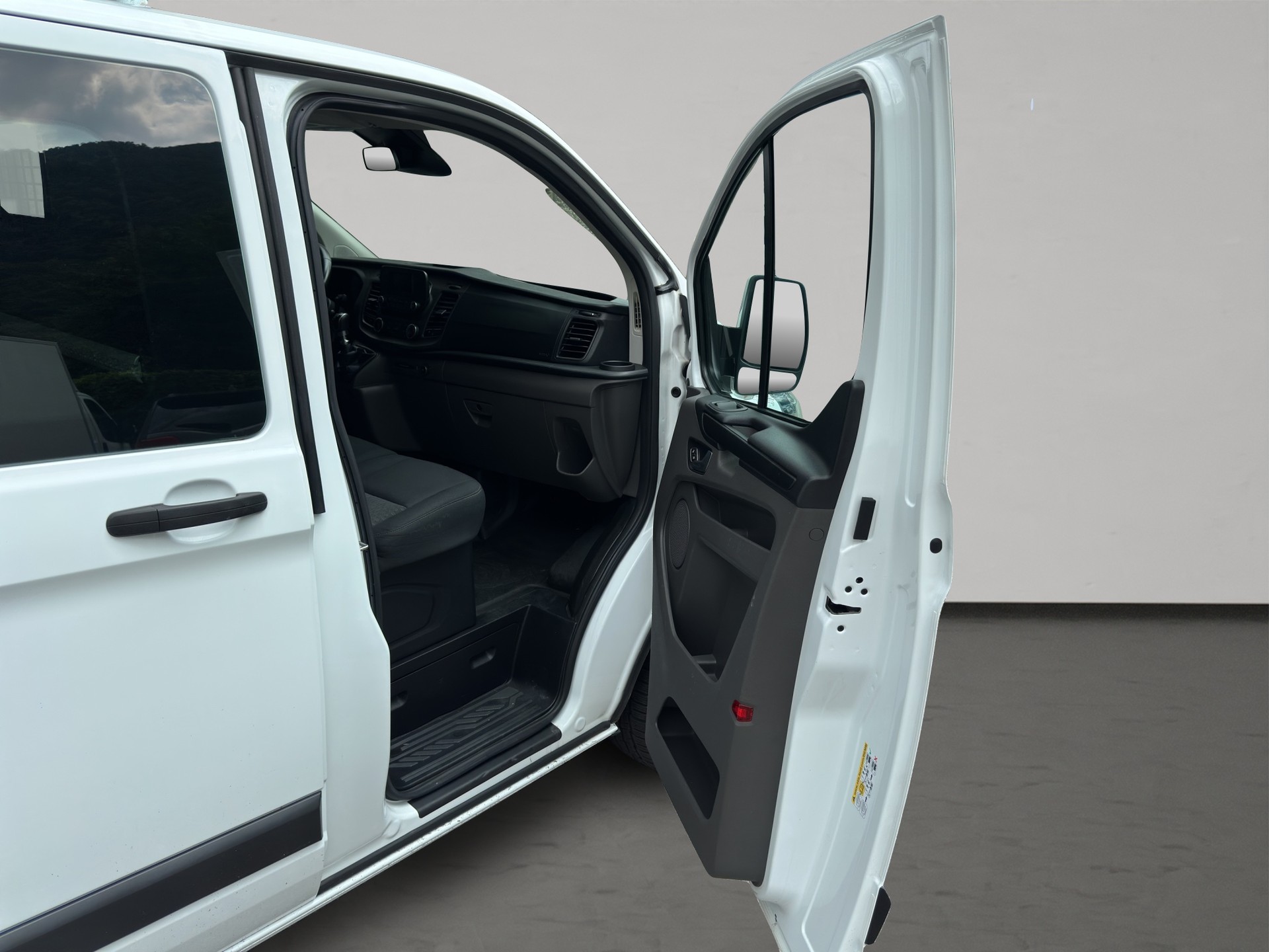 FORD Transit Custom Van 320 L1H1 Trend-image-9