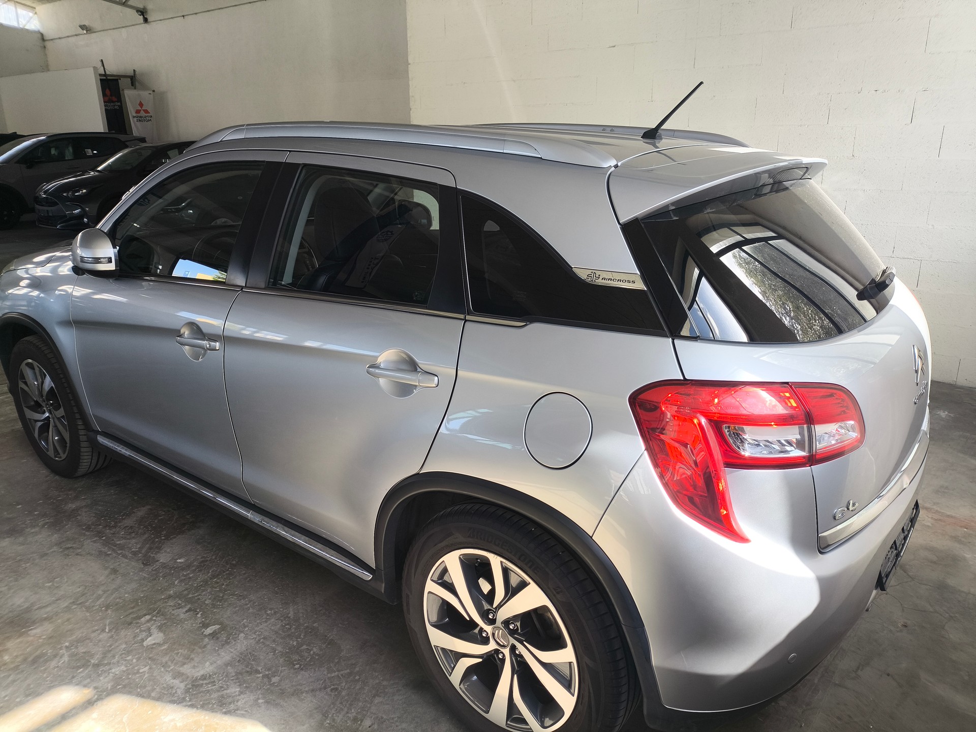 CITROEN C4 Aircross 1.6 HDi Collection 4WD-image-3