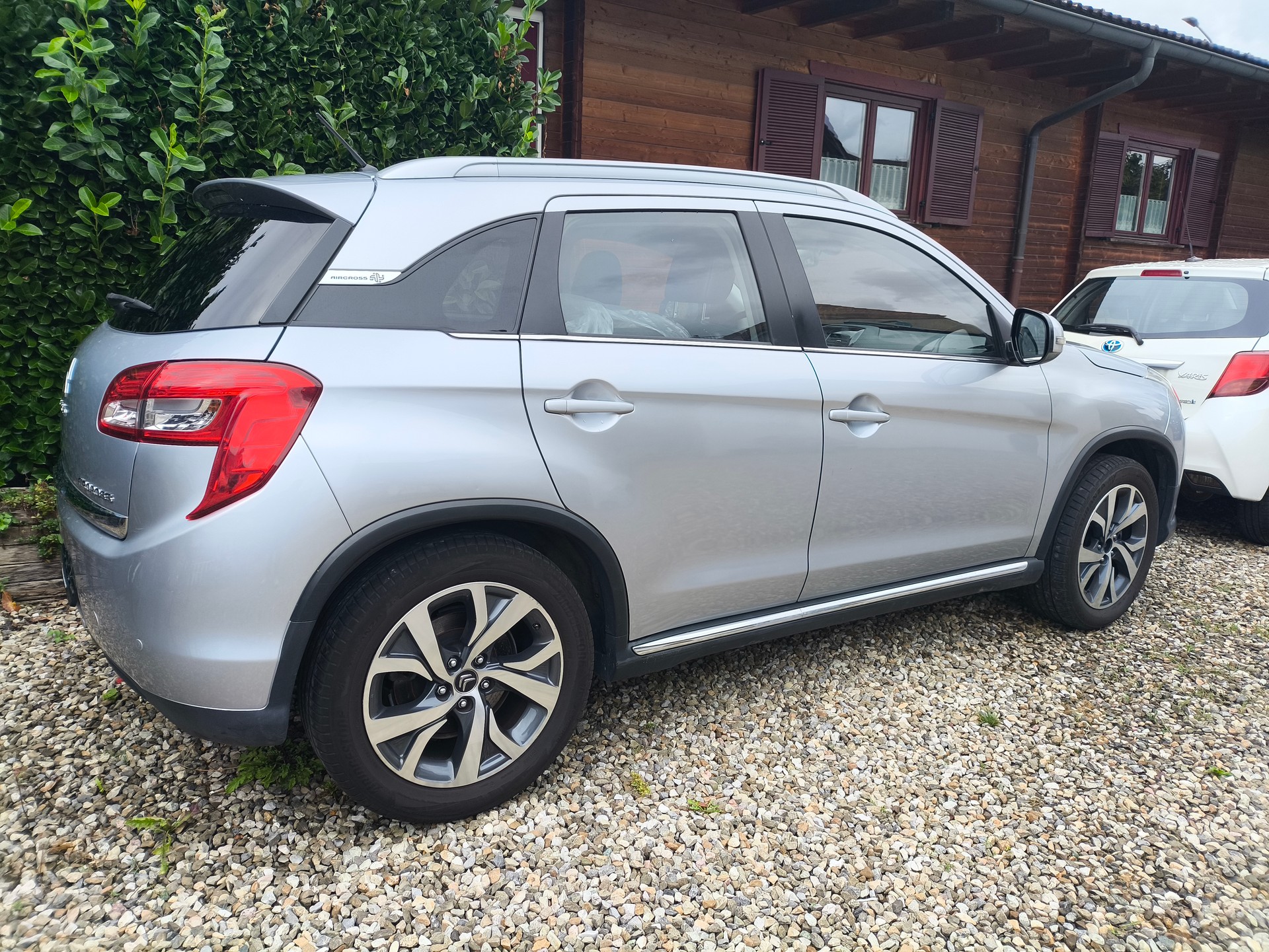 CITROEN C4 Aircross 1.6 HDi Collection 4WD-image-6