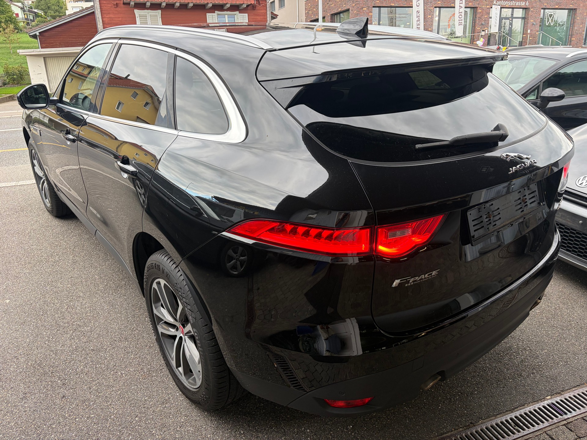 JAGUAR F-Pace 25t 2.0 Prestige AWD Automatik-image-5