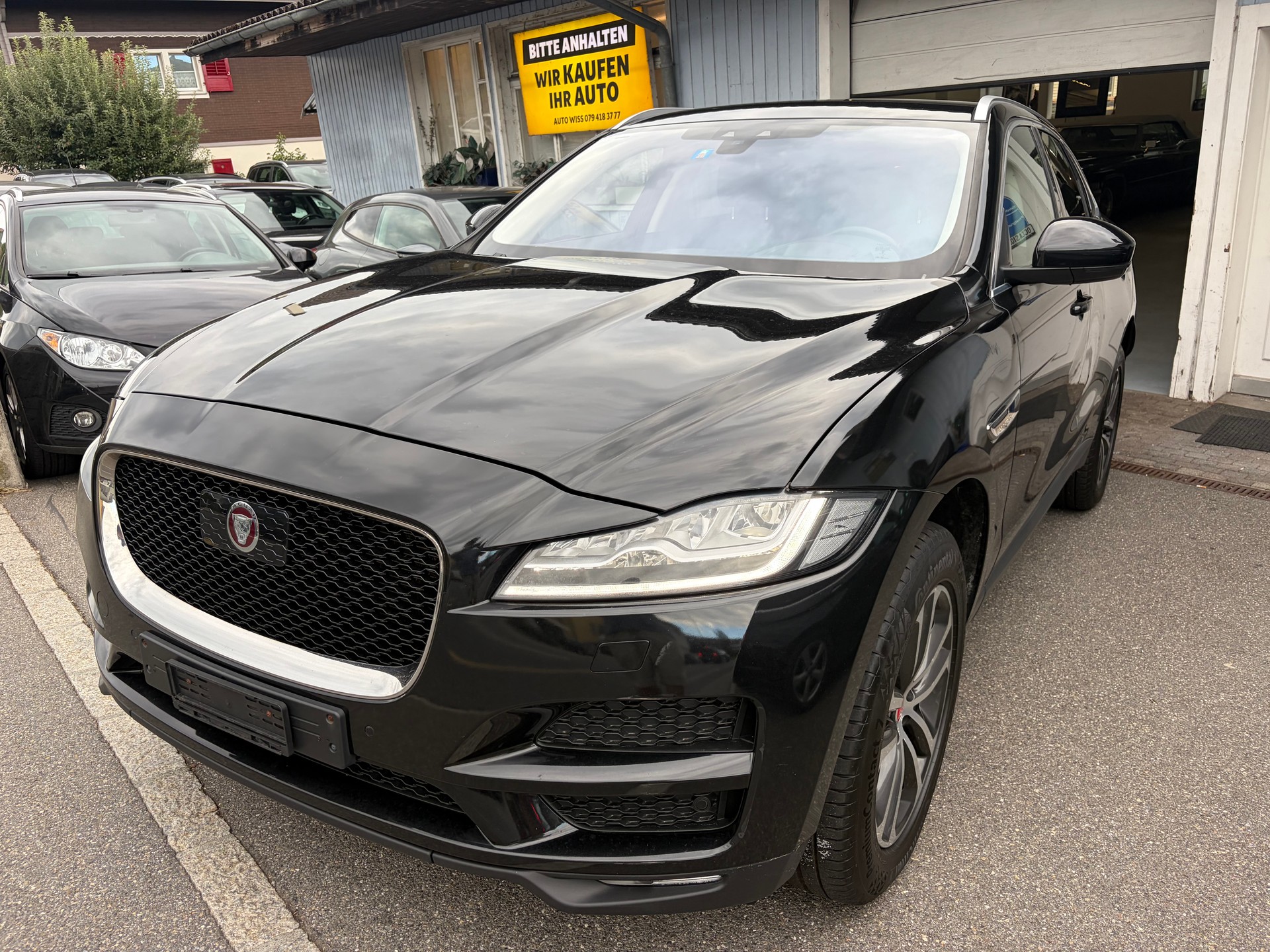 JAGUAR F-Pace 25t 2.0 Prestige AWD Automatik-image-1